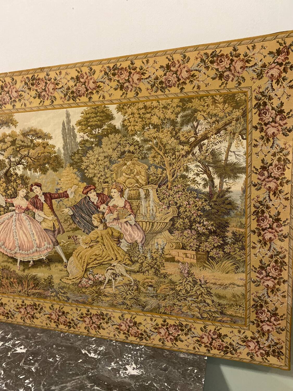 Romantic wall tapestry