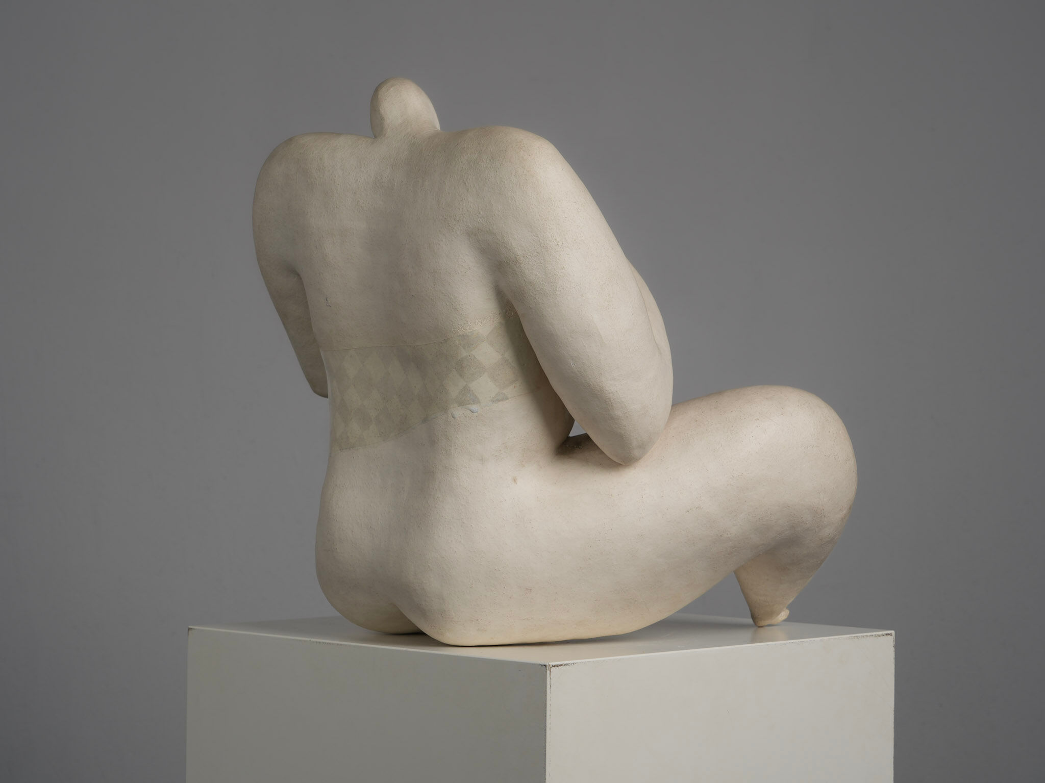"Courage" expressive ceramic female sculpture by Evelyn van Baarda, Netherlands, 1981