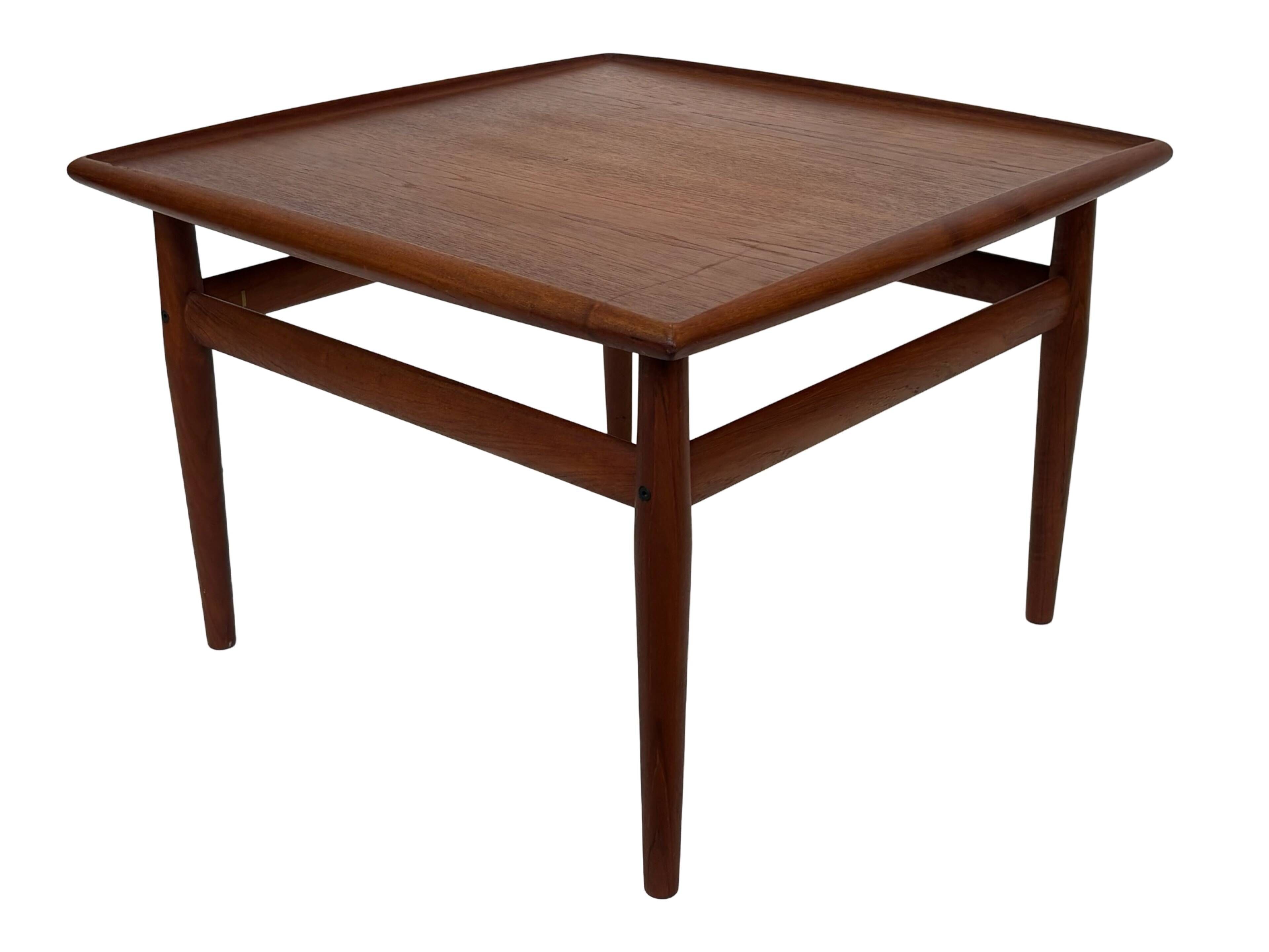 Vintage coffee table Grete Jalk Teak Danish Glostrup Design