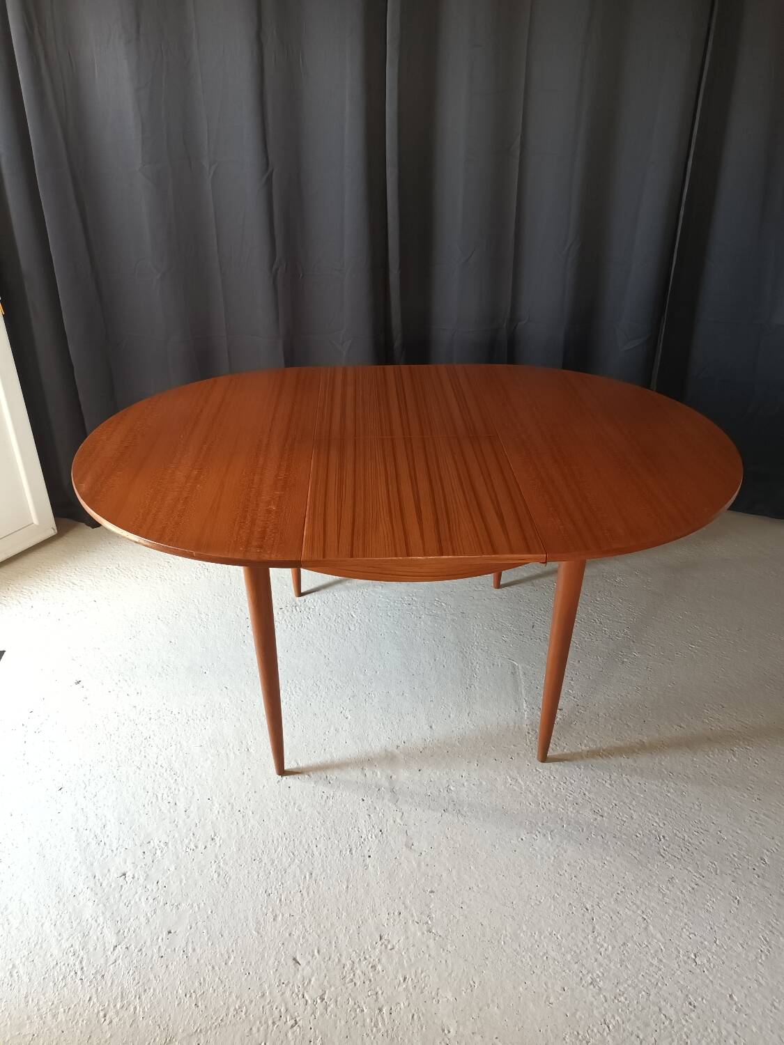 Vintage round extendable table