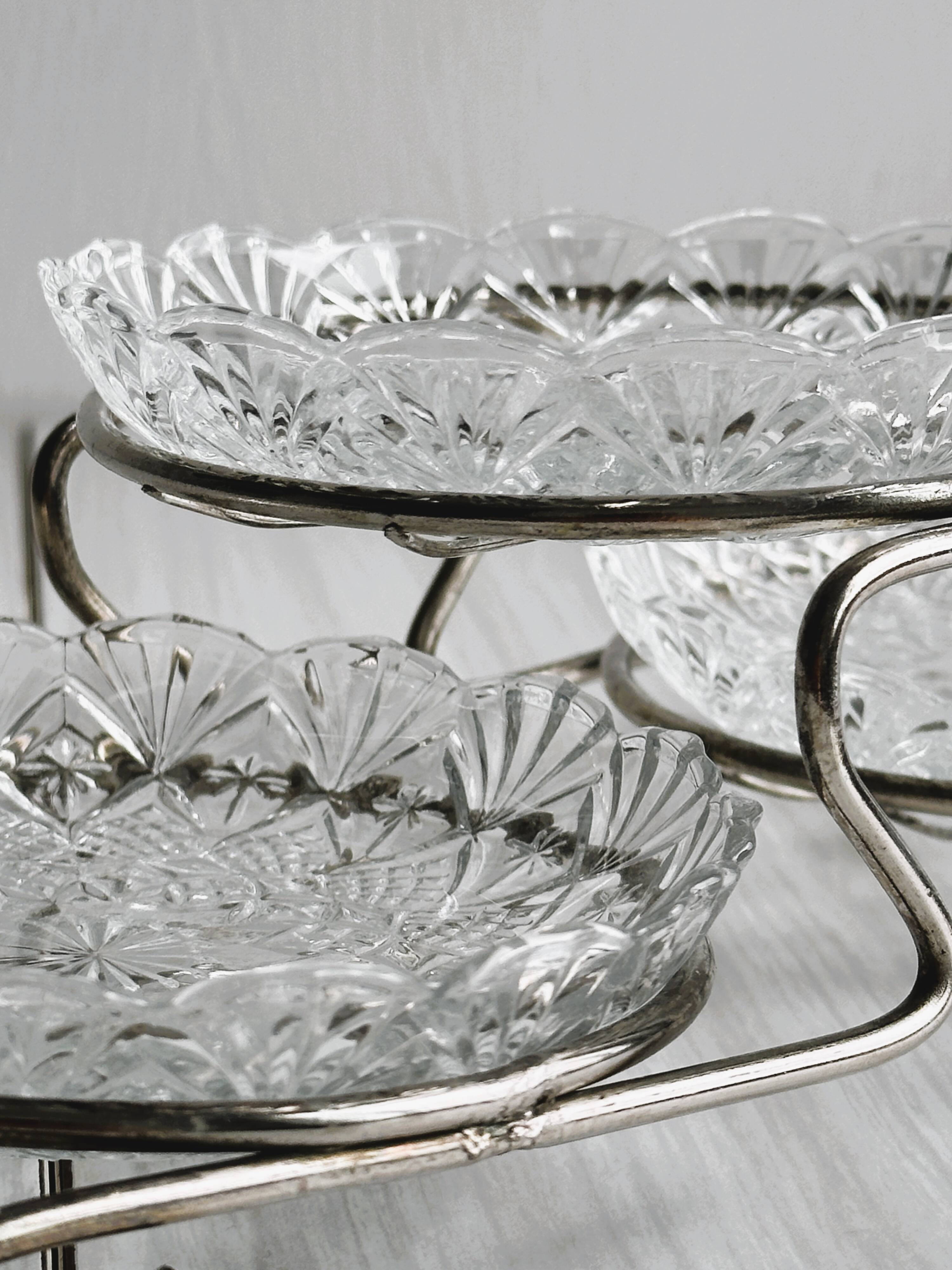 Metal and crystal servant