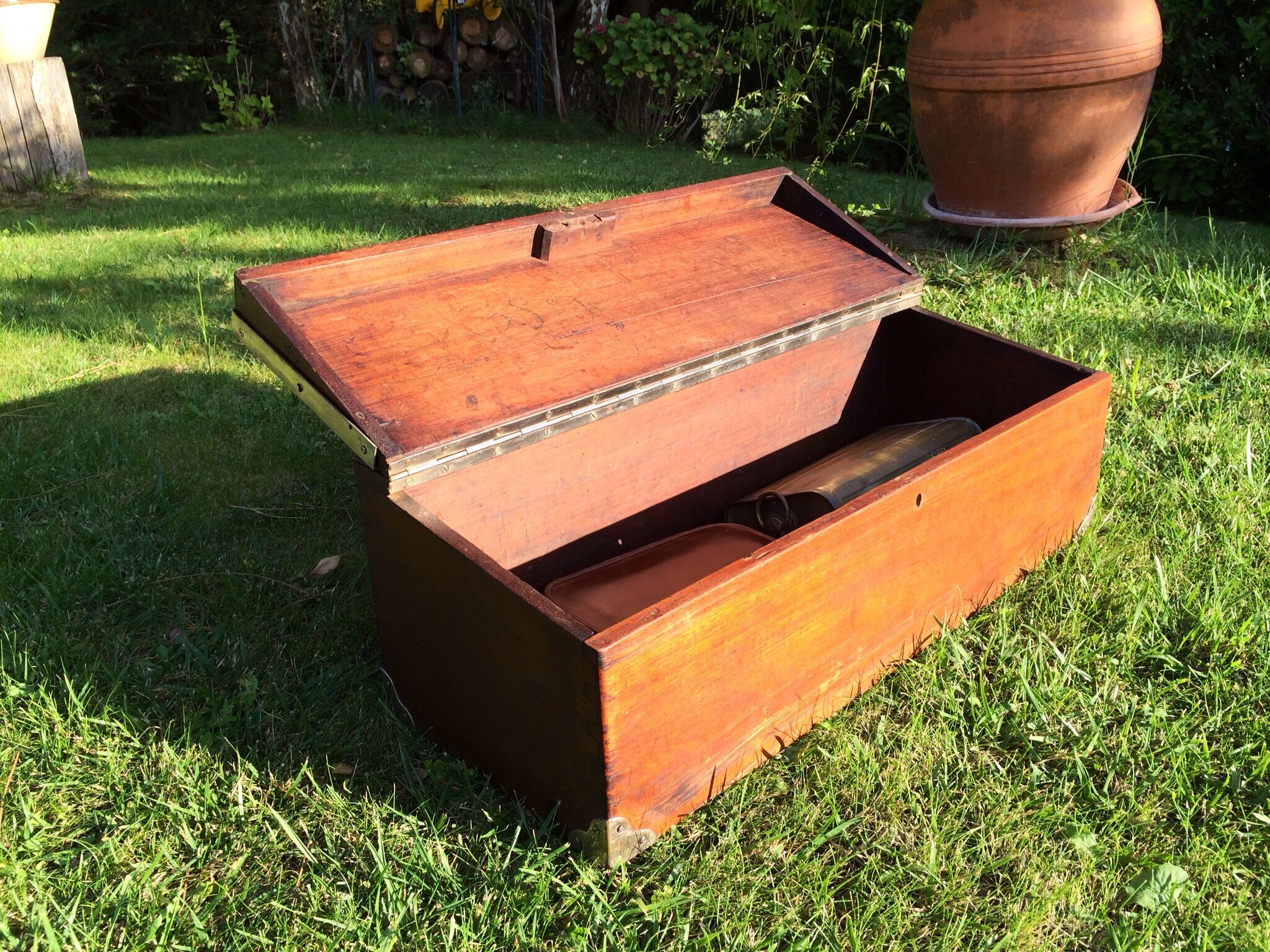 Former carriage mahogany chest