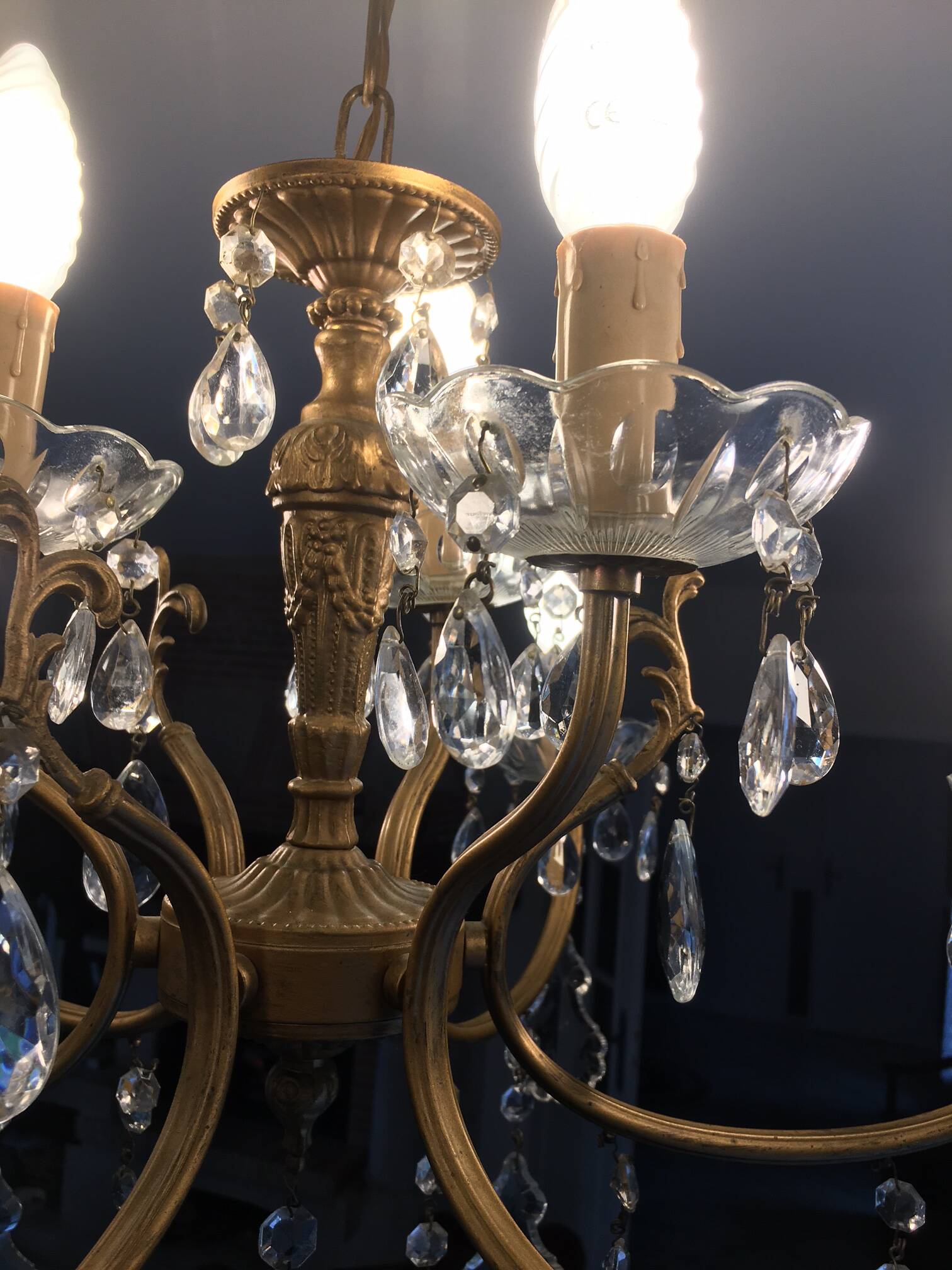 Chandelier with 9 lights - perfect working condition - No missing parts