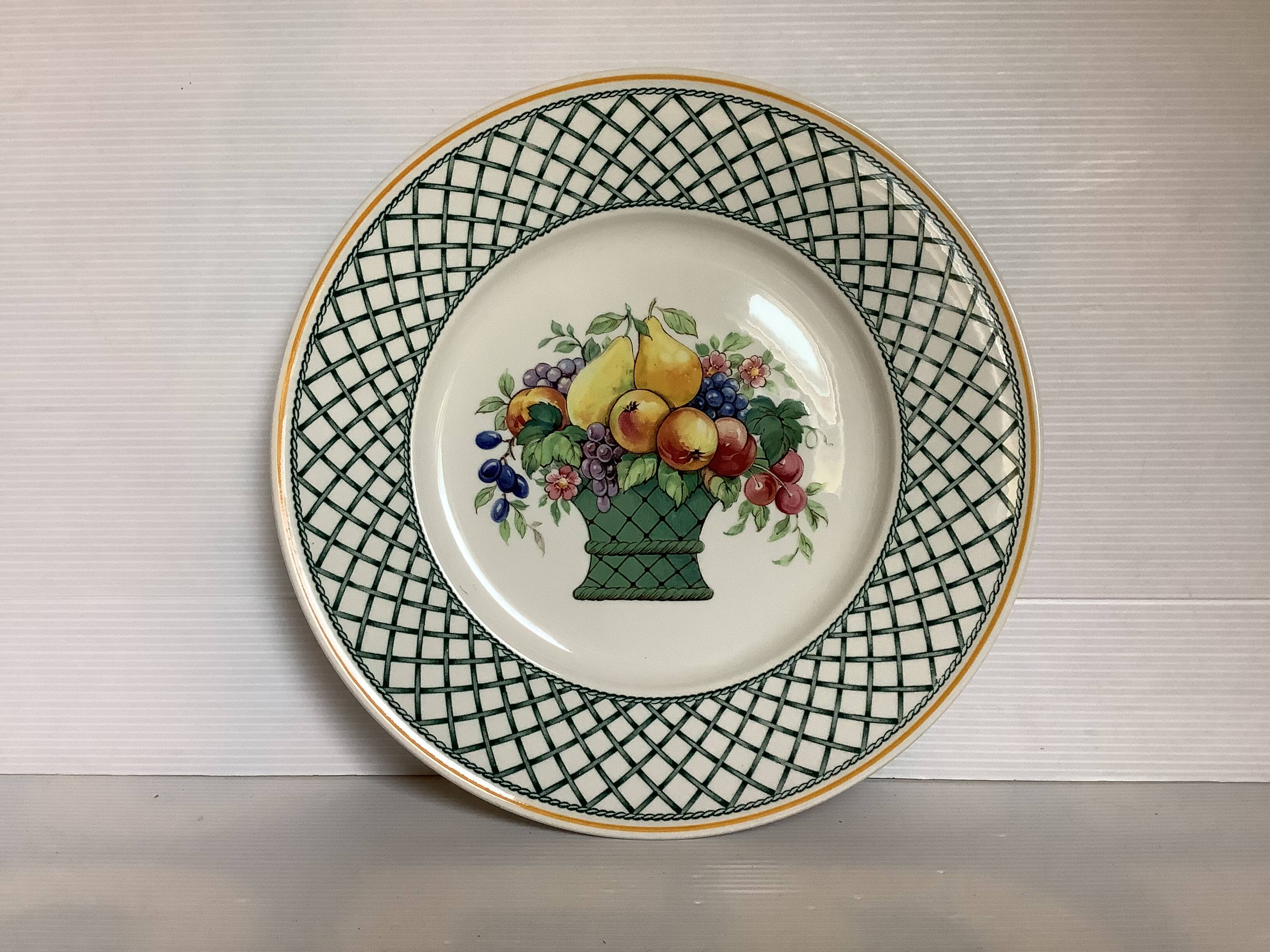 Villeroy and Boch basket model plate