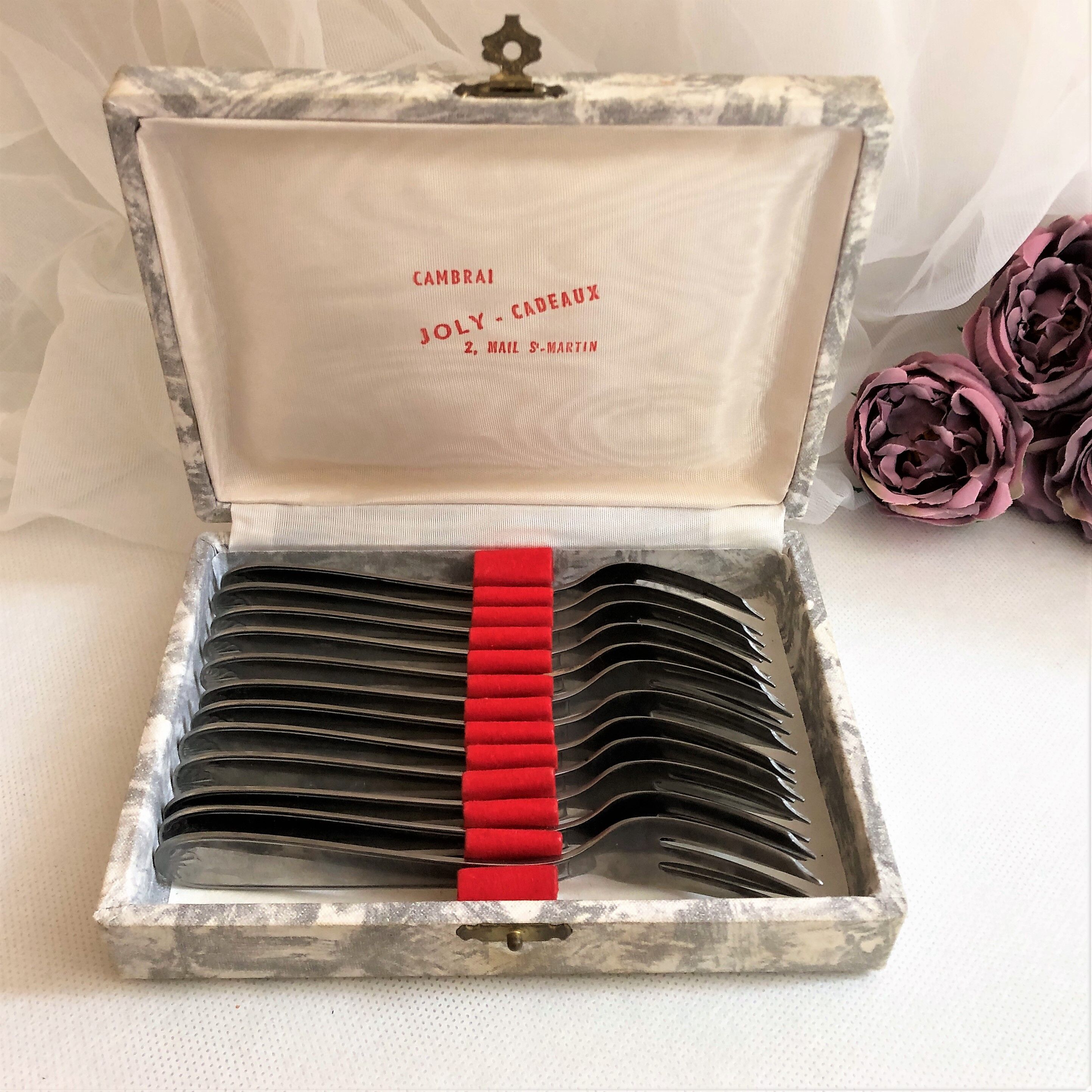Box 12 forks dessert model vintage shell France