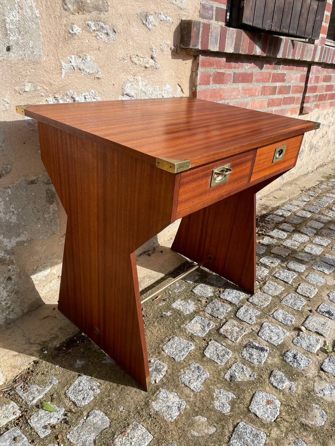 Wooden desk (boat style) with metal finishes