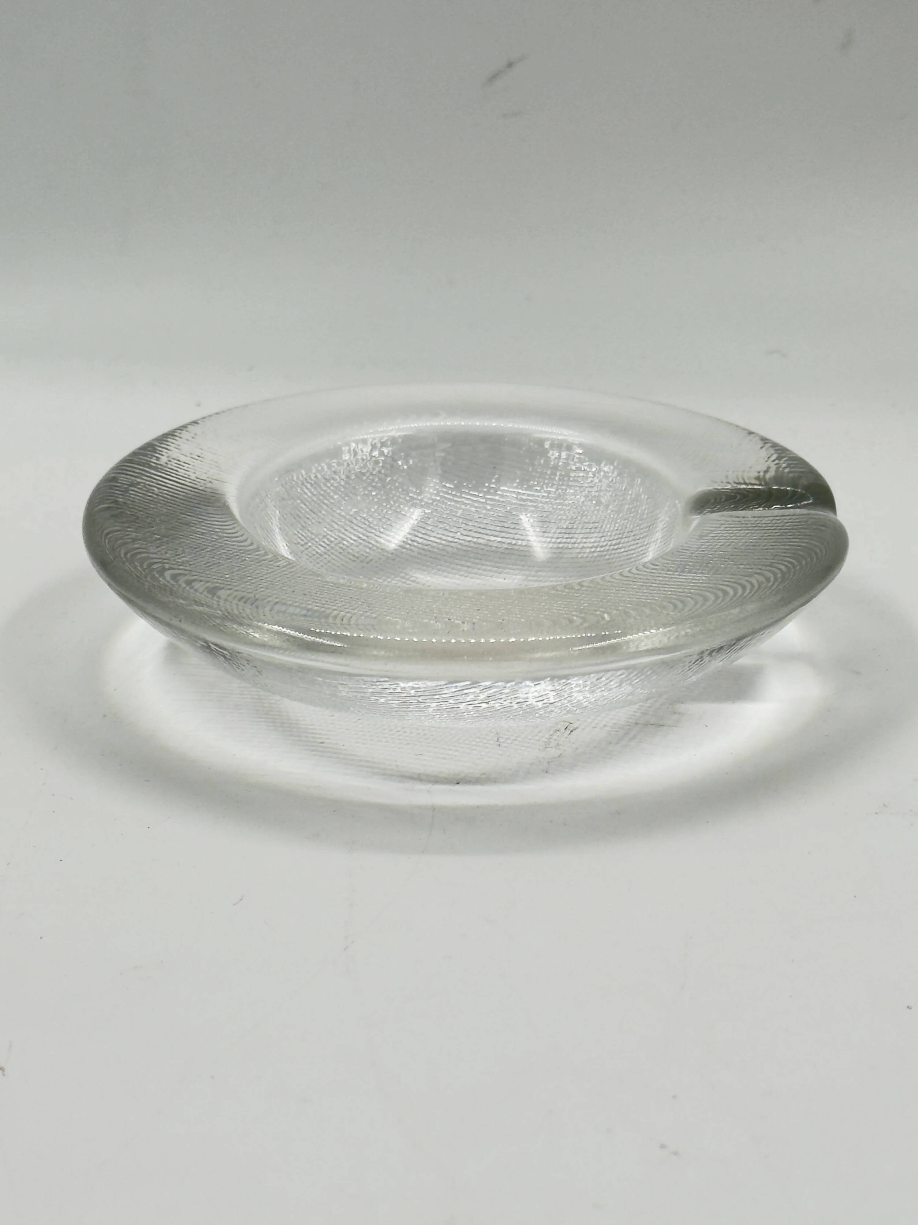 Cendrier vintage en verre texturé effet lin, large bord