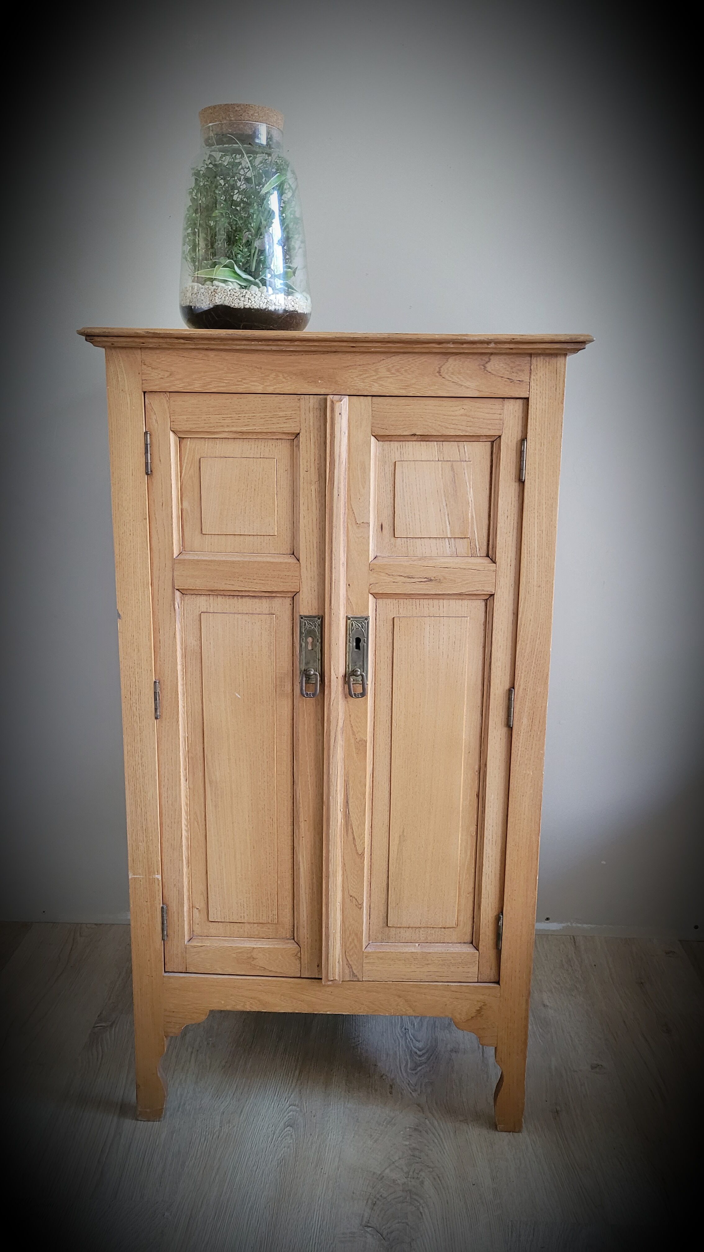 Small Parisian buffet 2P in elm