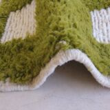 Green checkered rug - 288 x 184 cm