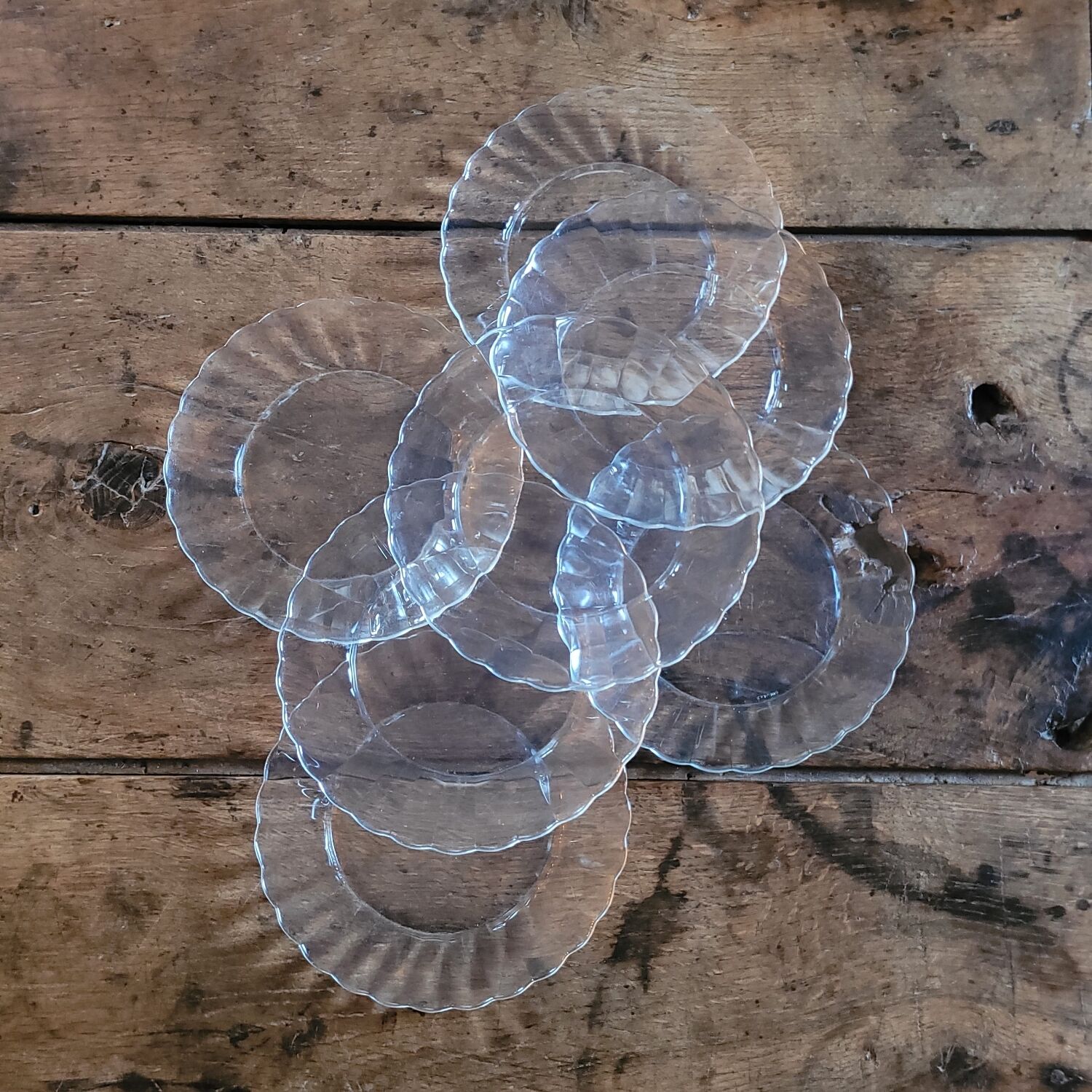 7 petal-shaped glass dessert plates – 1960s–1970s