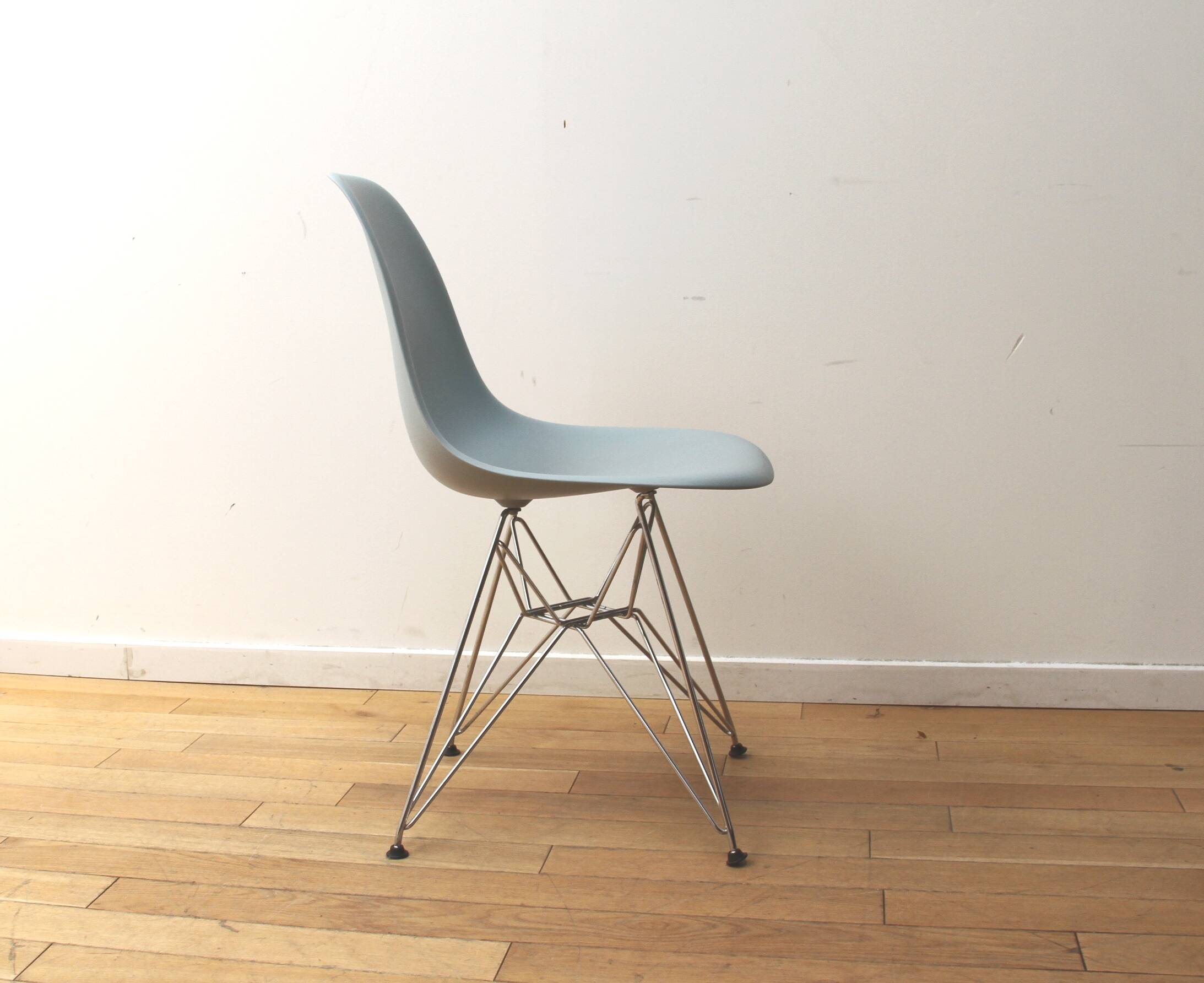 DSR chair, Charles & Ray Eames Vitra