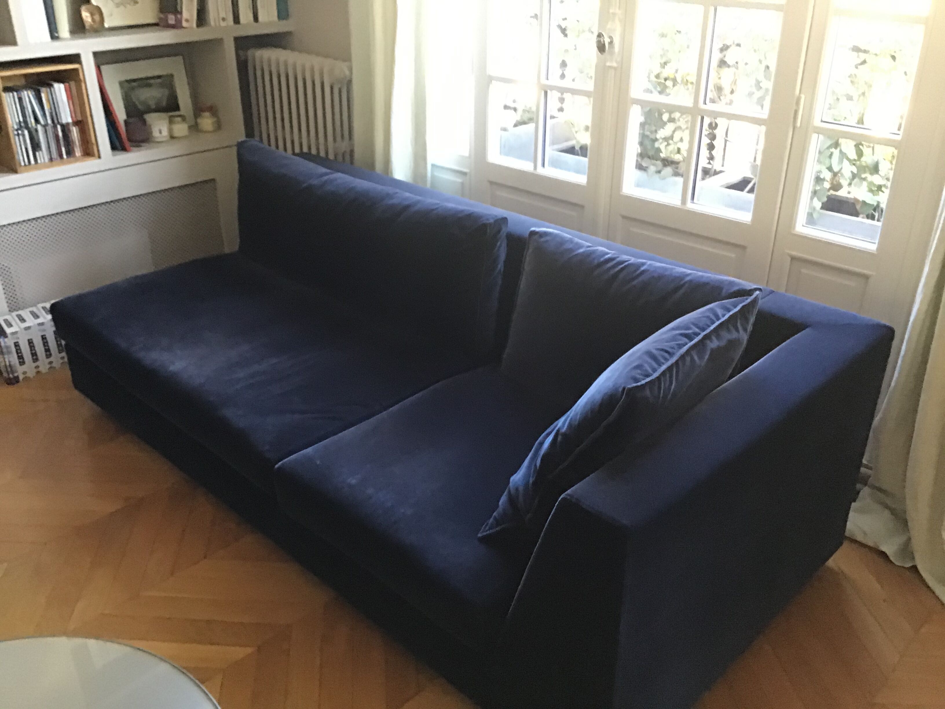 Lot of 2 meridians left and right armrest