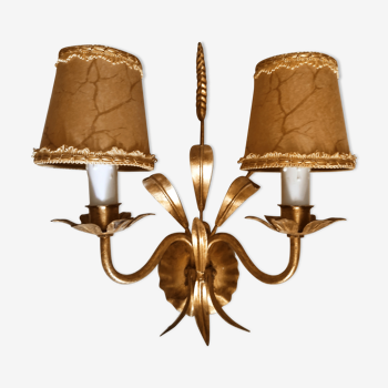 Double wall lamp in golden metal ears of wheat