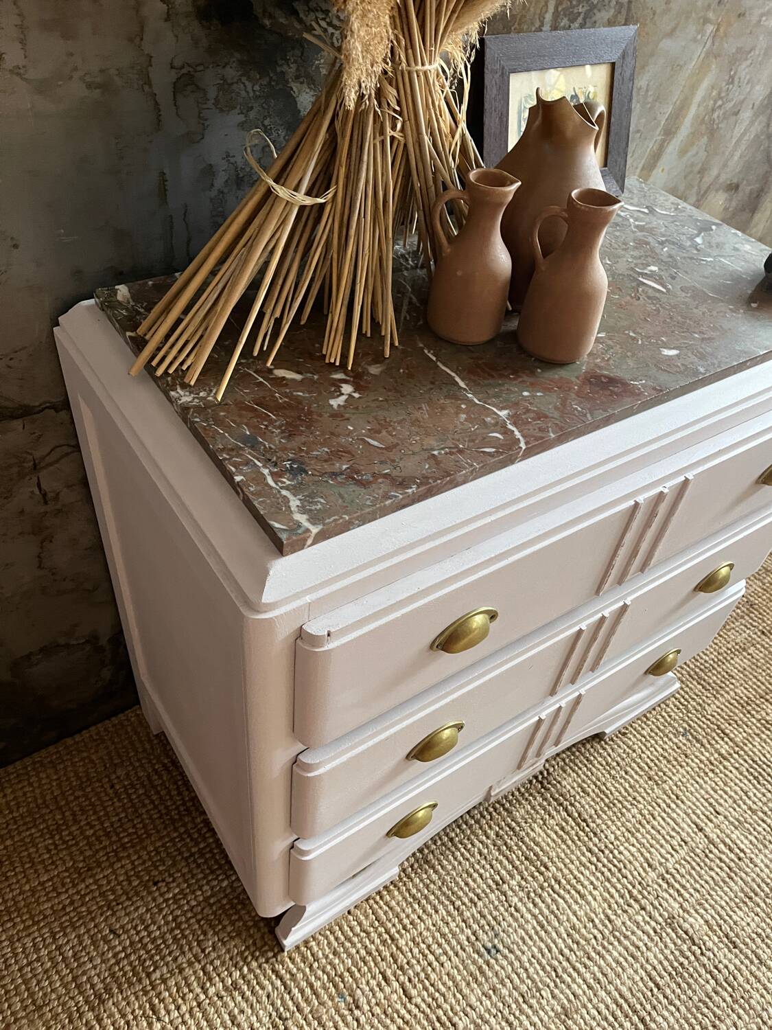 Mustache feet chest of drawers