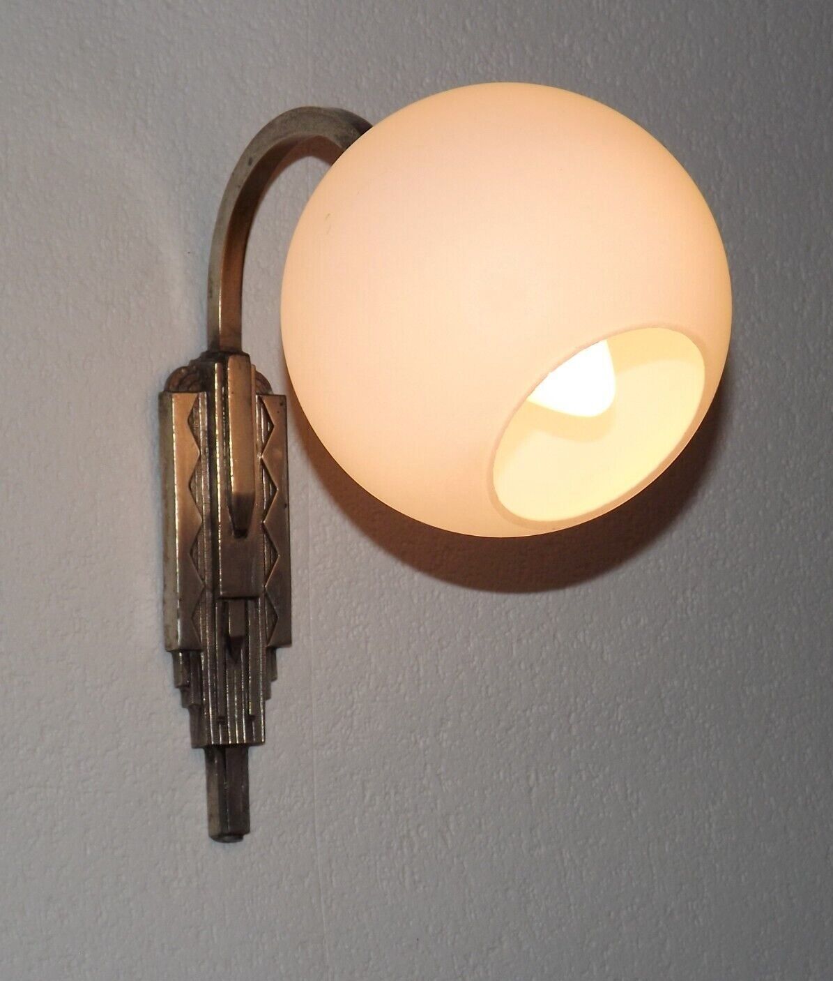 French art deco wall sconce silver metal with opaque glass ball shade 4101