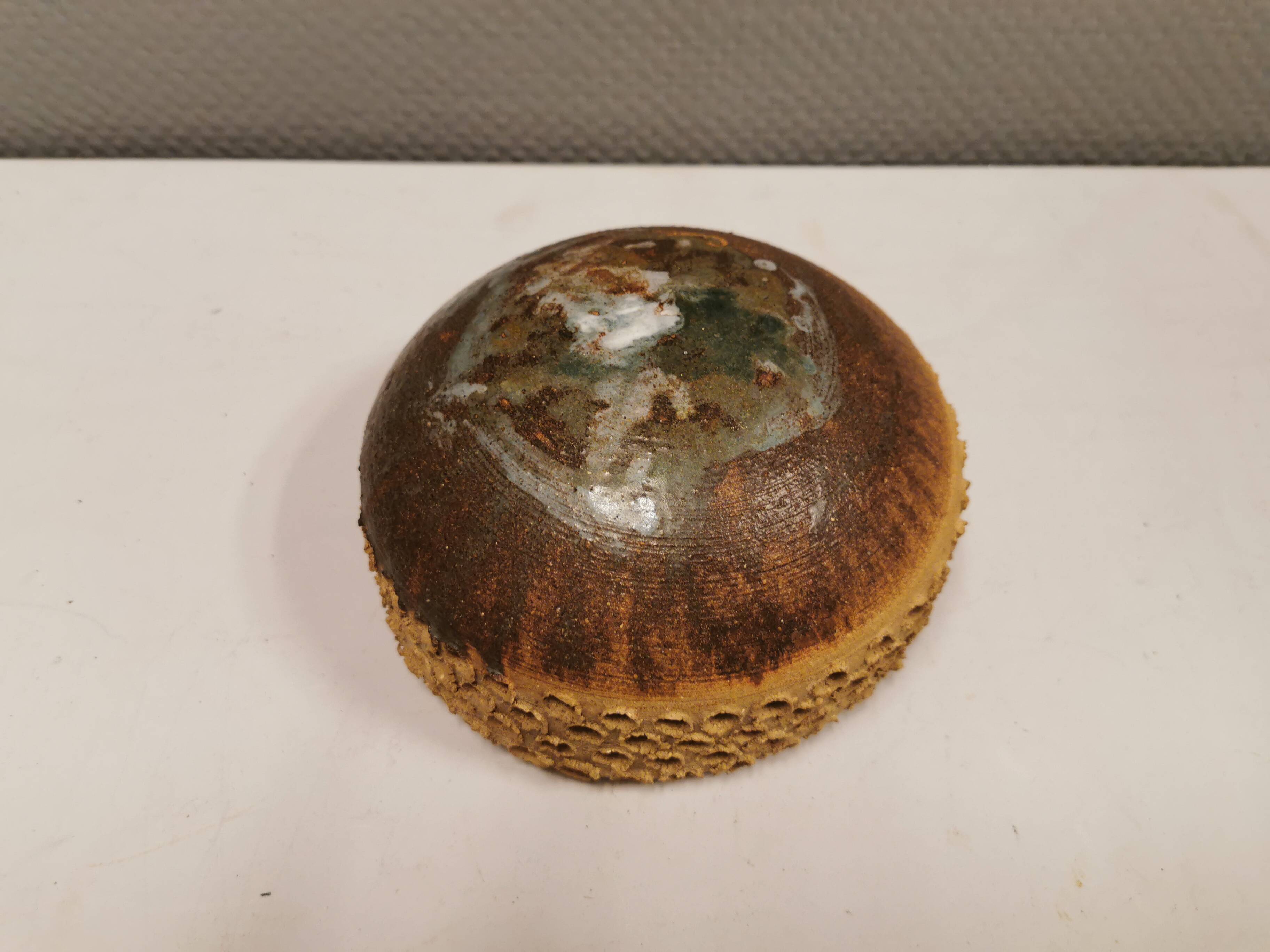 Small ceramic wall light, Danish and estimated from the 1970s.