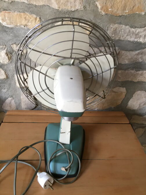 Indola brand fan of the 60s