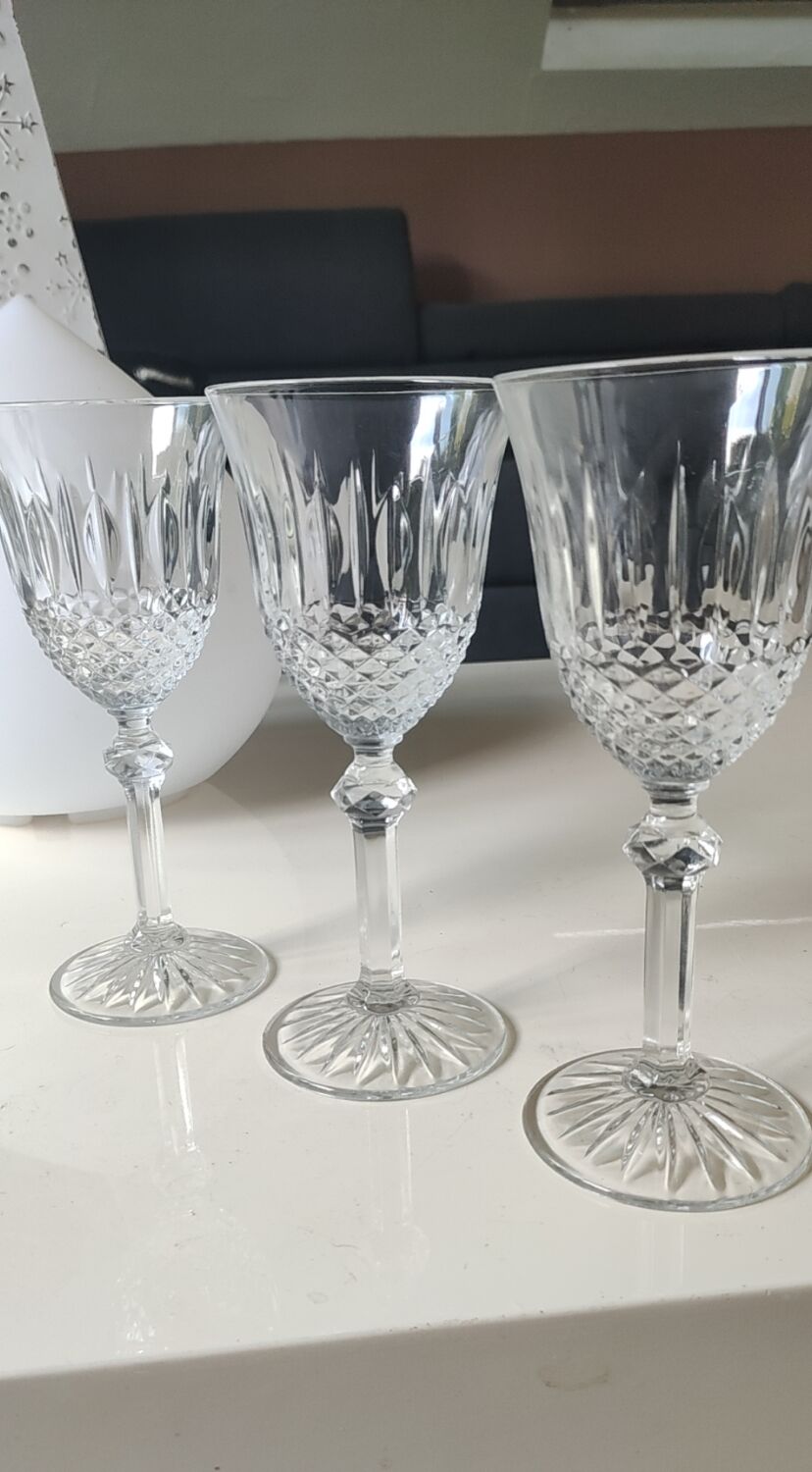 Set of 6 white wine glasses, Bohemian crystal. Regency/Empire style, 17.5 cm
