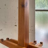 Patère wears pine coat 70