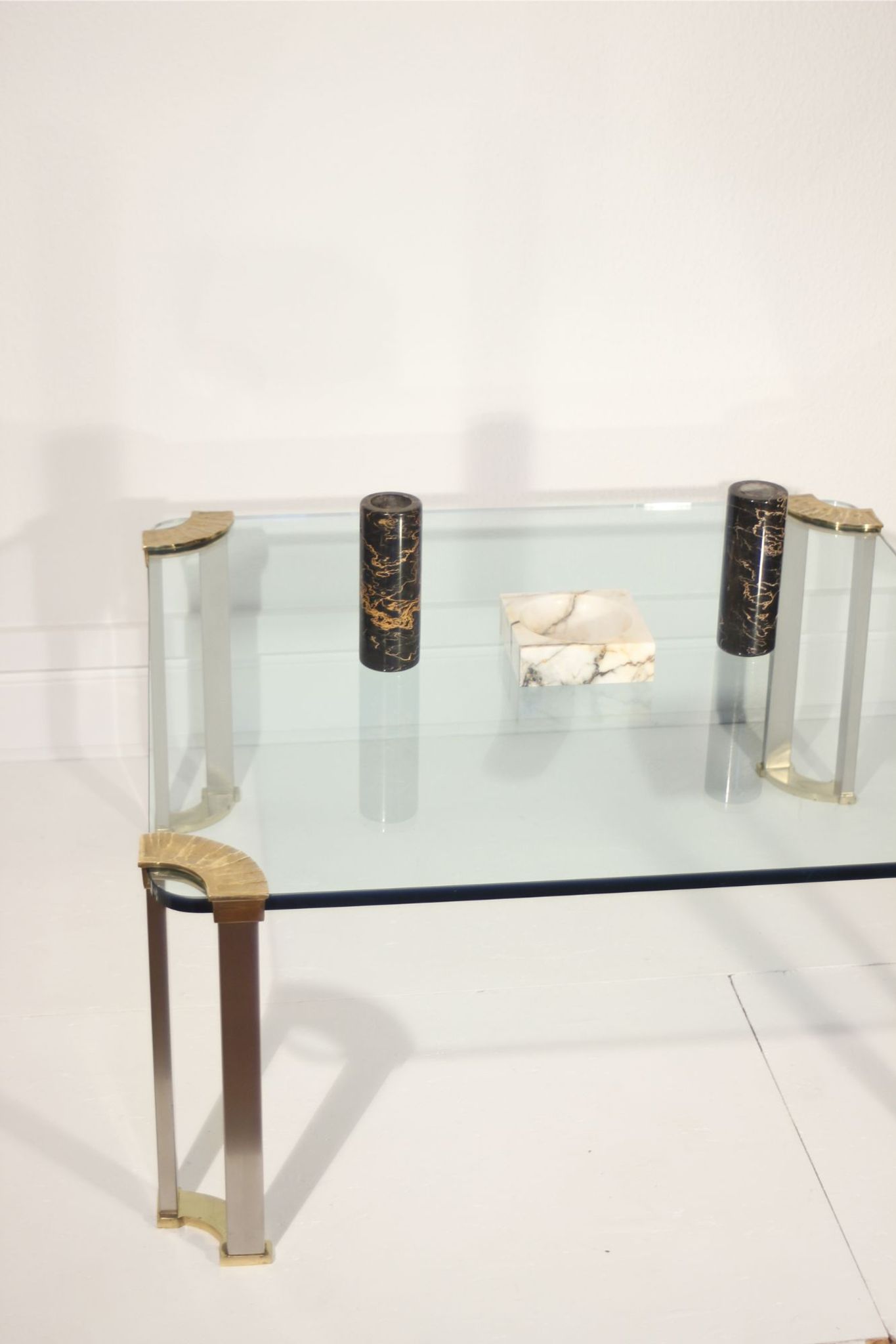 Table basse en bronze & verre trempé par Peter Ghyczy, 1970s
