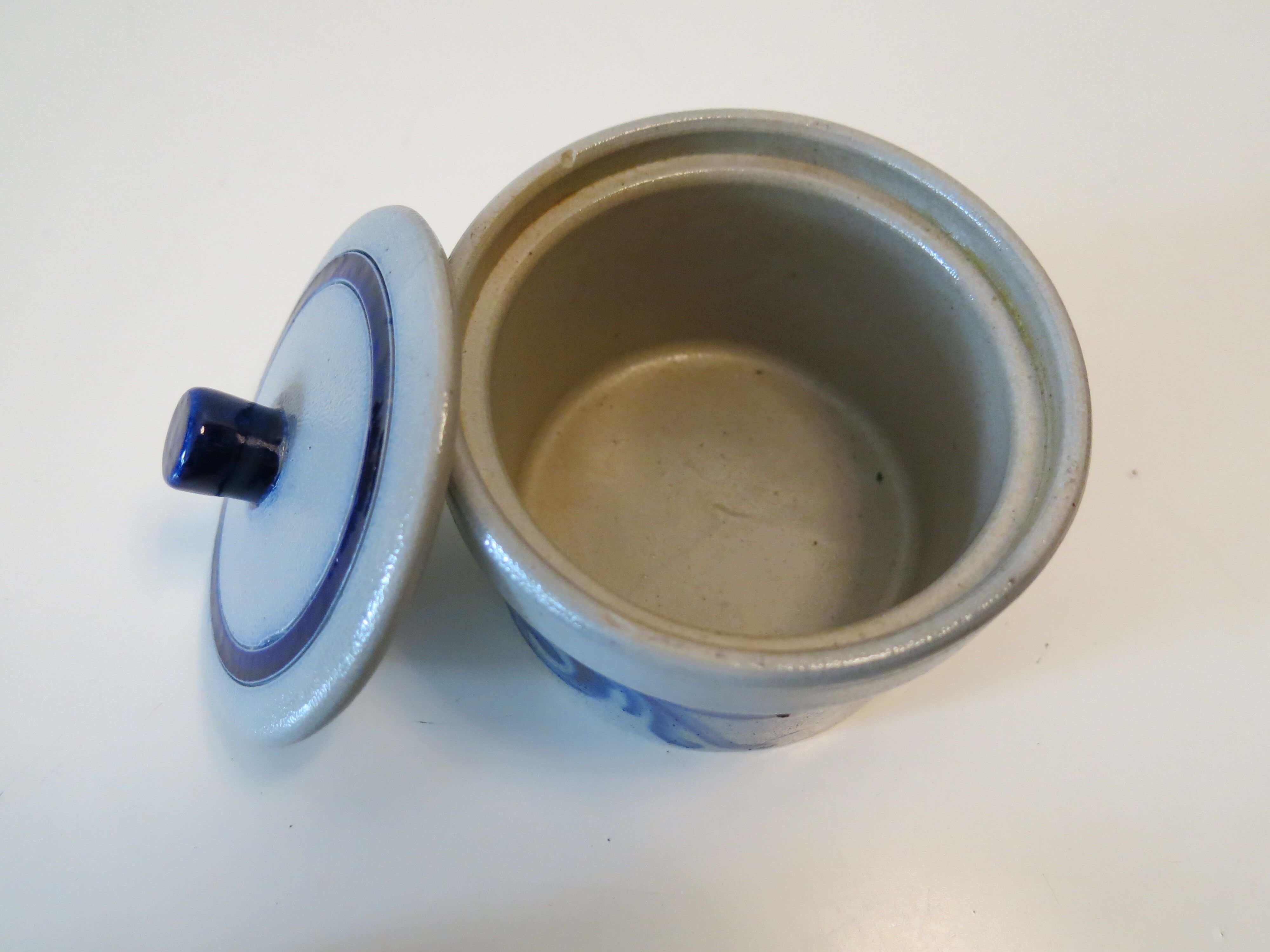 Cologne sandstone butter maker