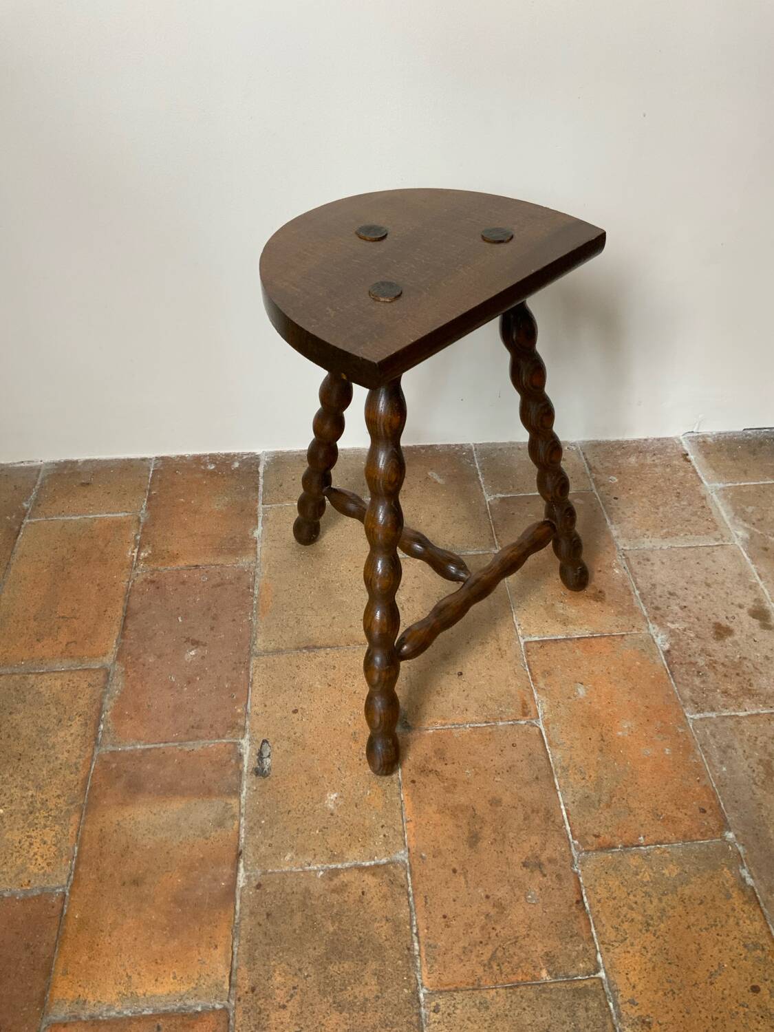 Tripod stool