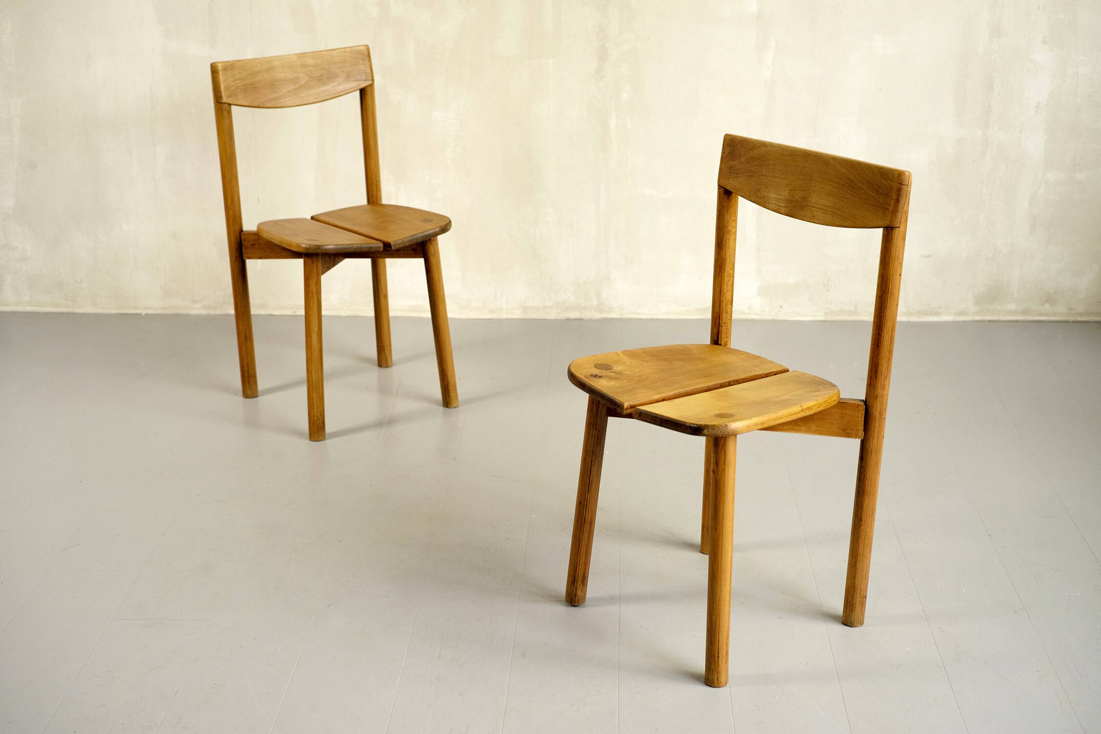 Paire de chaises "grain de café", France 1950