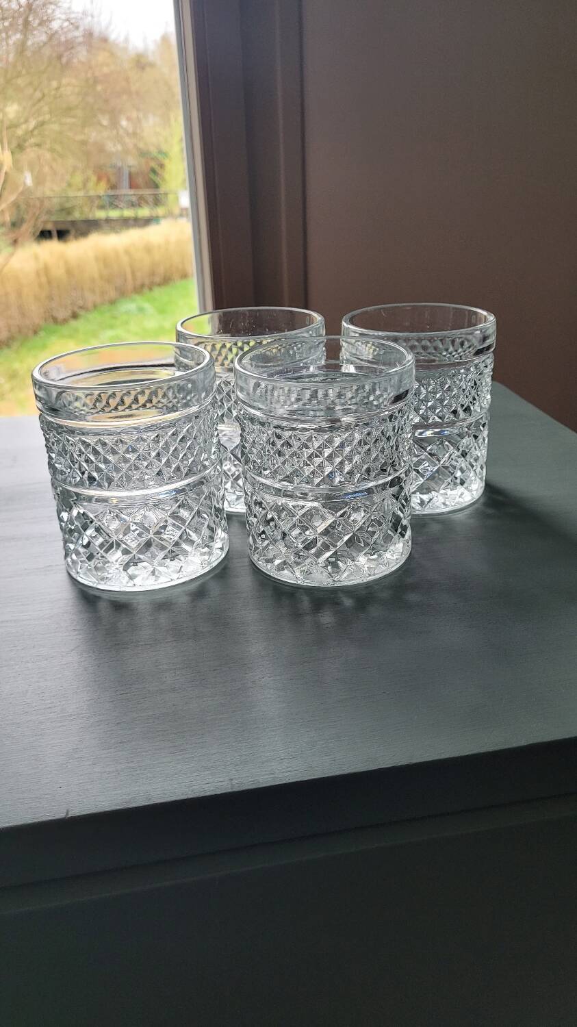 4 whiskey glasses