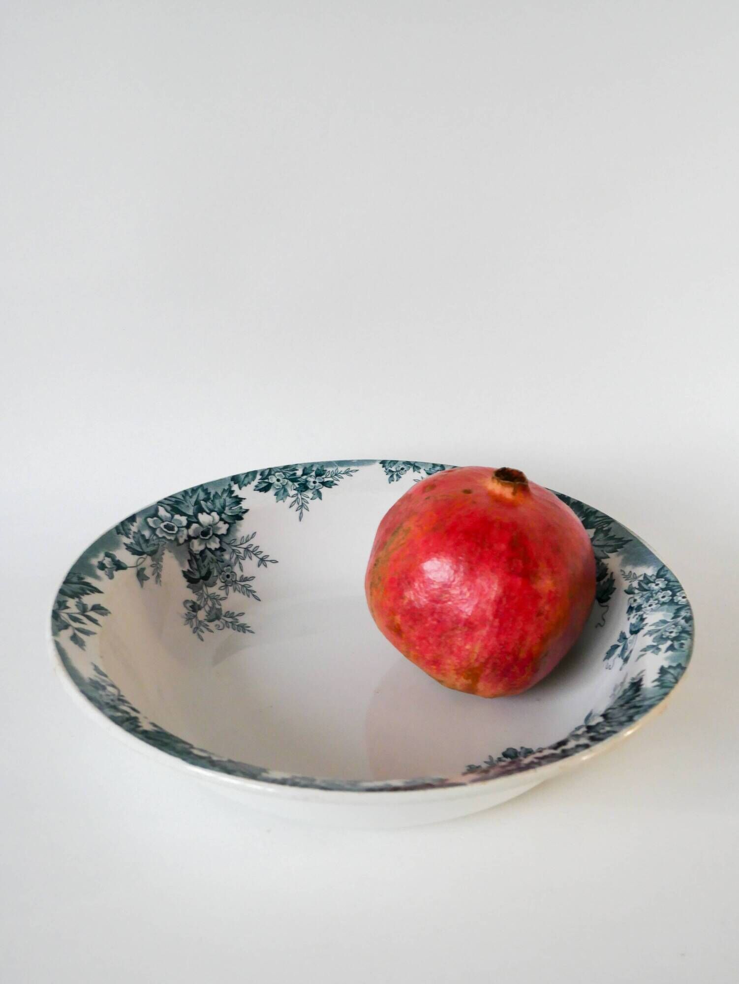 Salad bowl in Iron Earth Saint Amand model Marie-Louise early 20th century