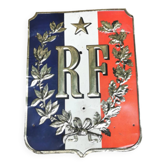 Plate carries flags of Mary French Republic