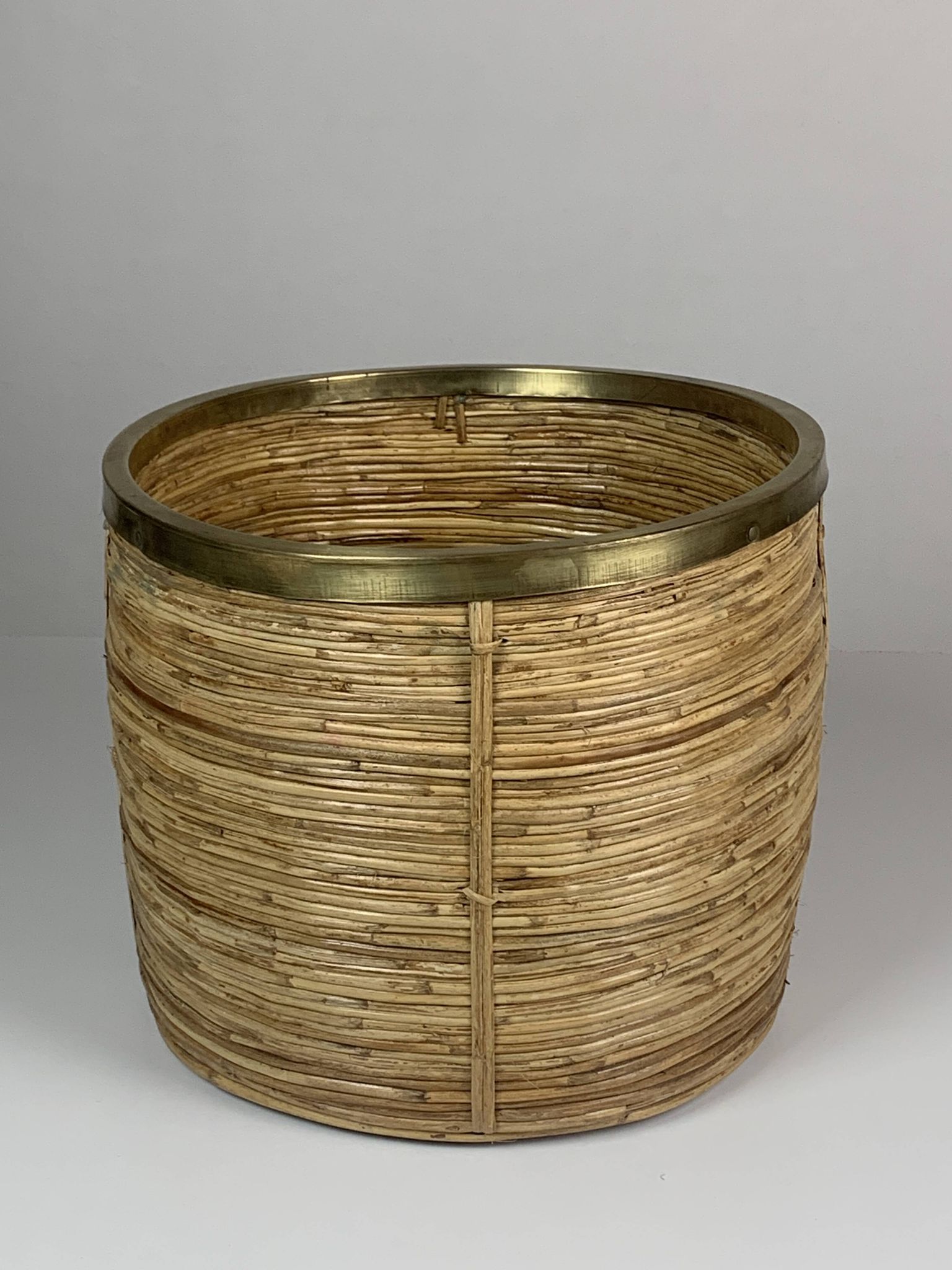 Set of 5 rattan pencil reed and brass plant holder baskets, Italy 1970s