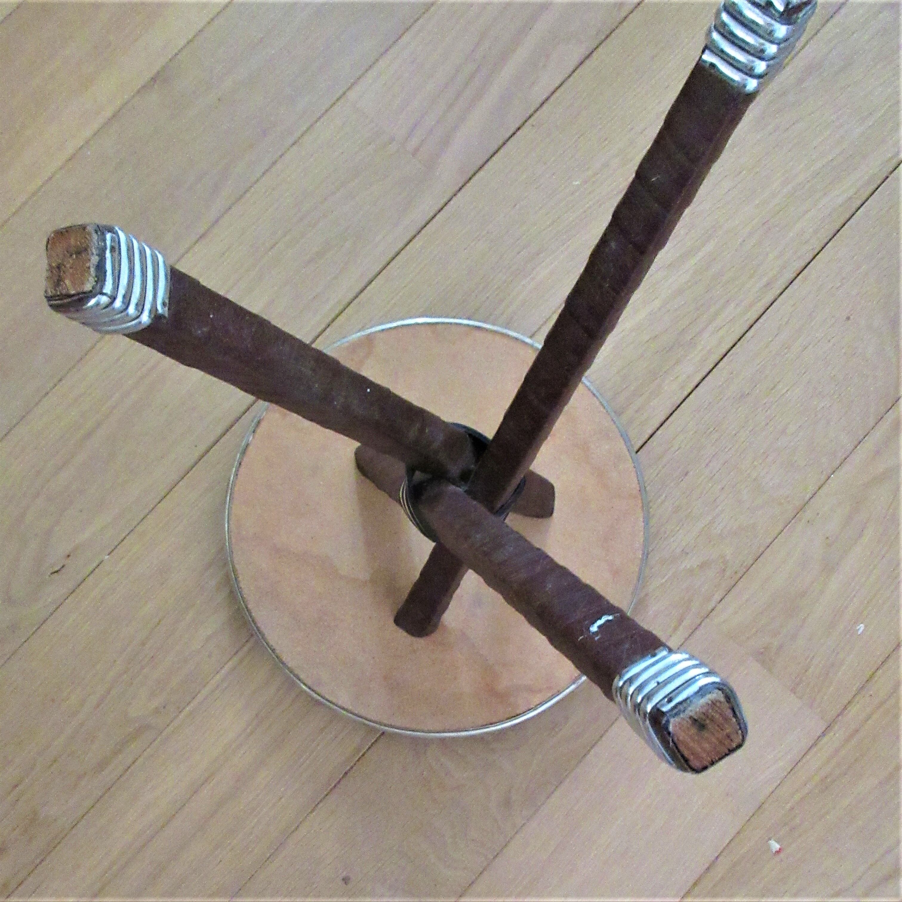 Selette / vintage plant holders tripod floral pattern