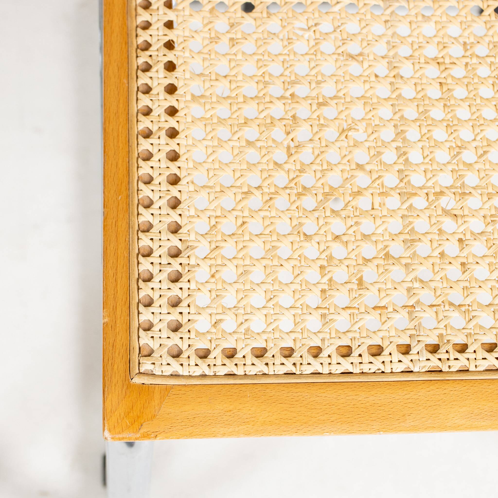 Cantilever b32 chair attributed to breuer italy