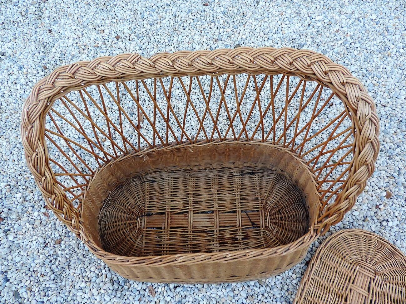 chest rattan 70