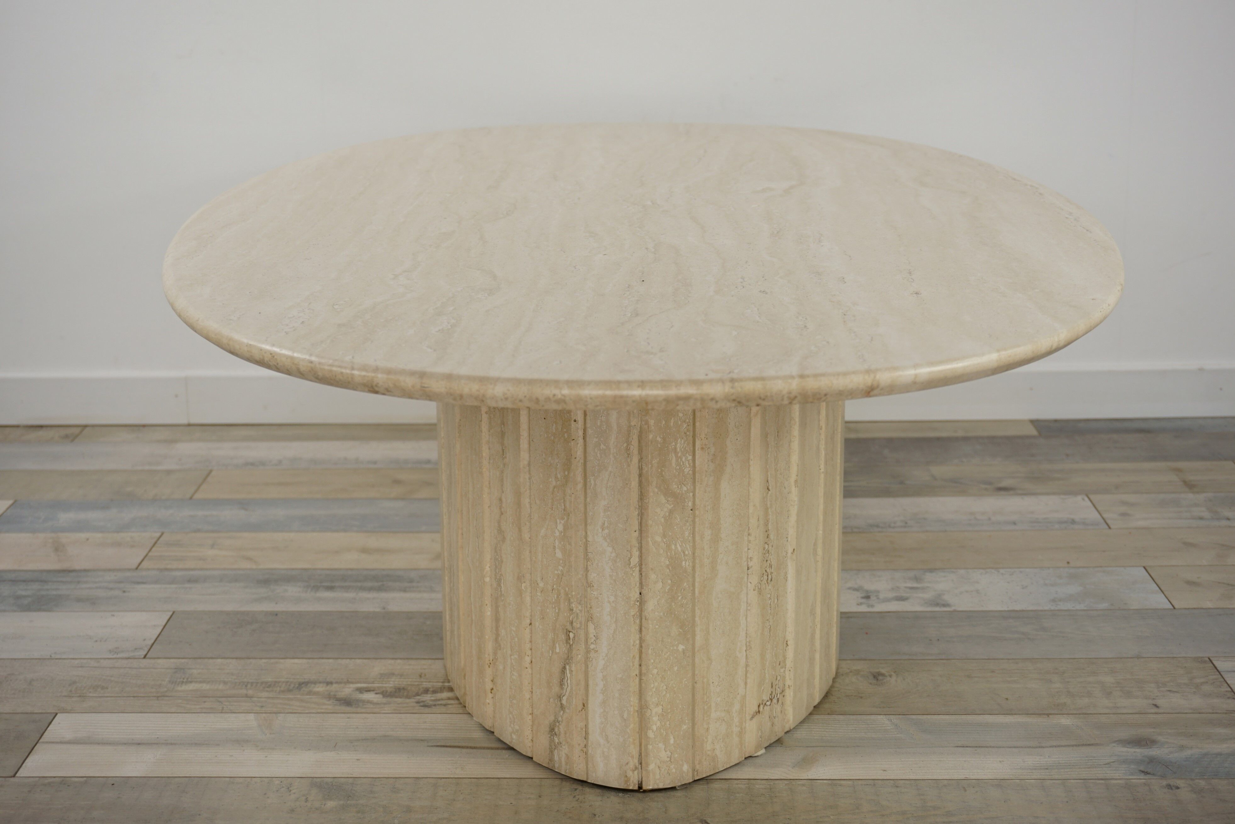 Oval coffee table in Italian design travertine from the 70s