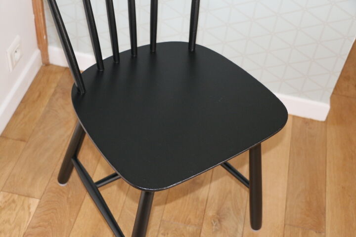 Black Scandinavian chair