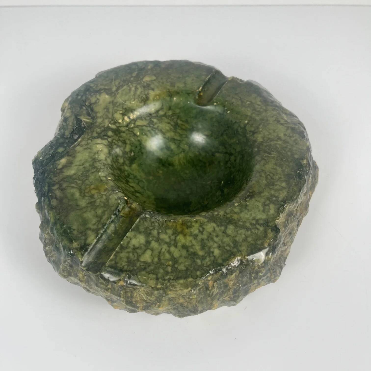 Impressive green alabaster ashtray, Italy, 1970.