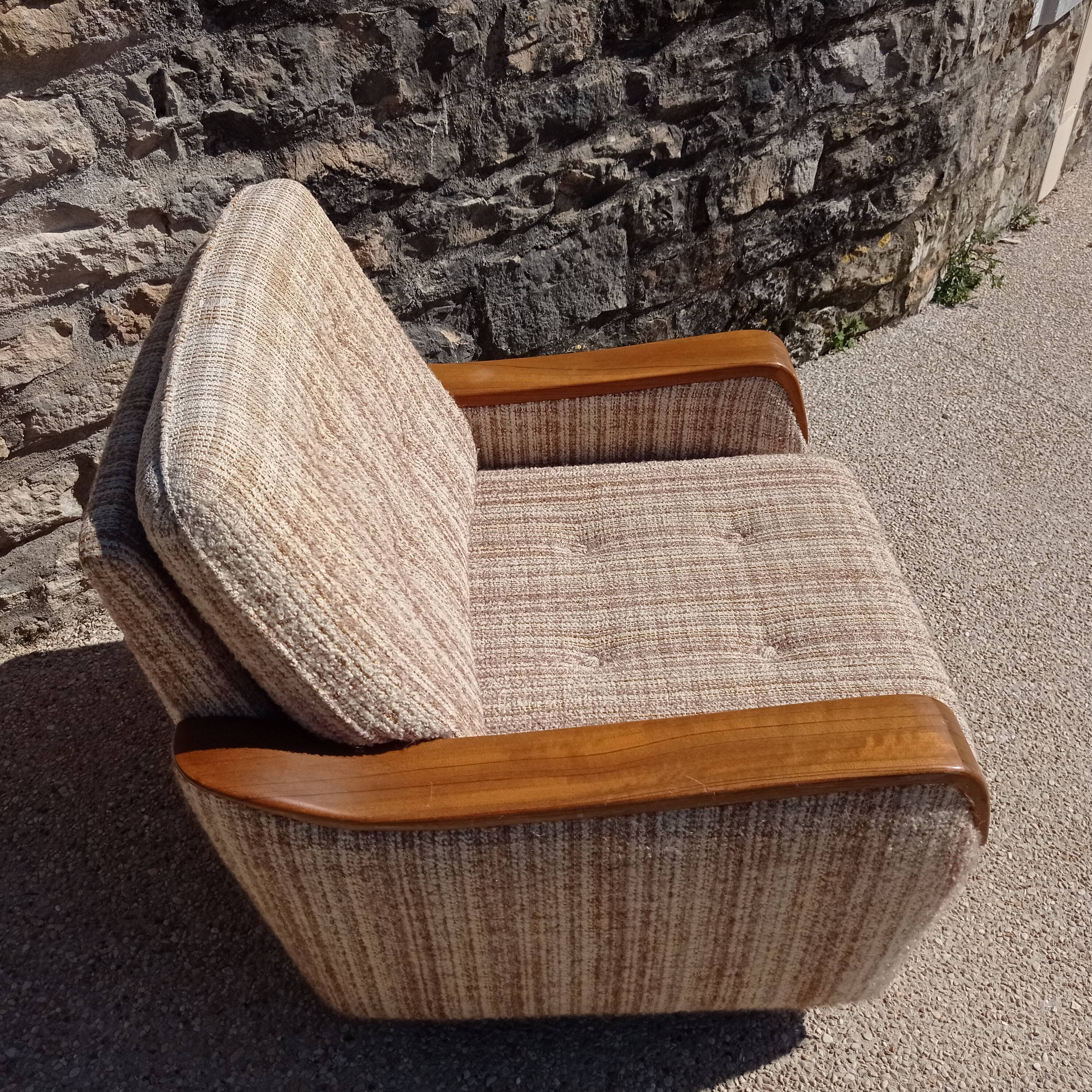 Paire de fauteuils vintage en bois et tissu