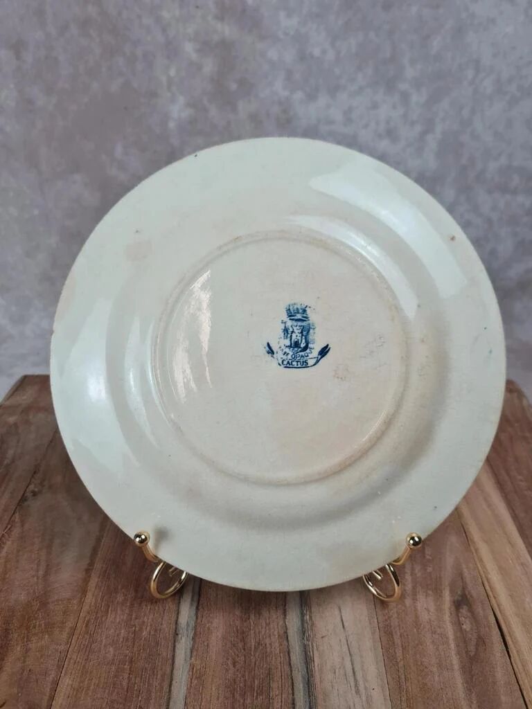 Antique Gien plate, Cactus model