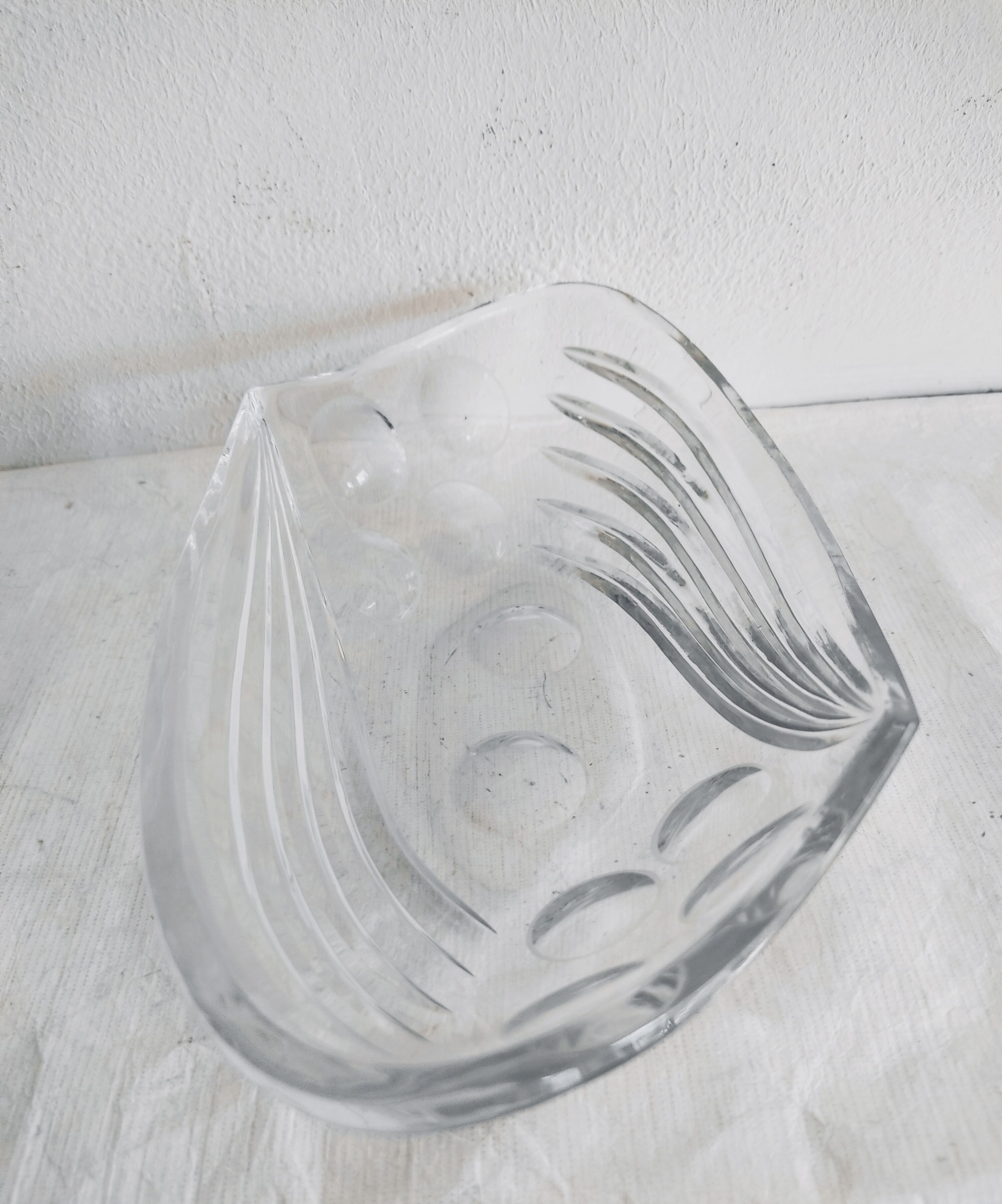 Empty glass pocket with geometric decoration