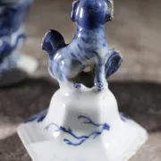 Pair of 18th-century Delft lidded vases – Pieter van den Briel, 't Fortuyn