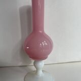 Vase en opaline rose
