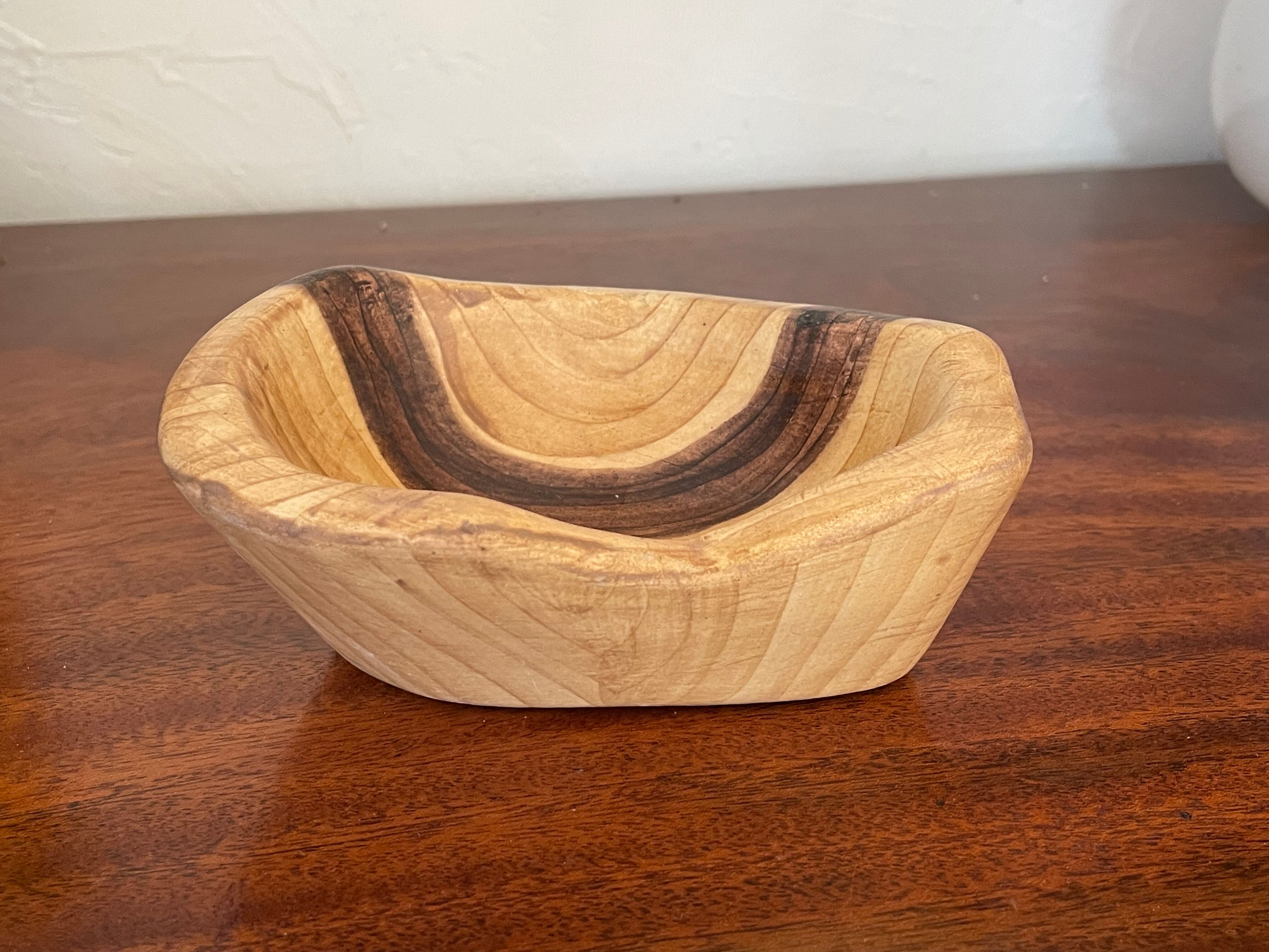 Wood-style ceramic ashtray