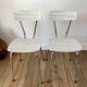 Duo de chaises en formica blanches effet marbré années 70