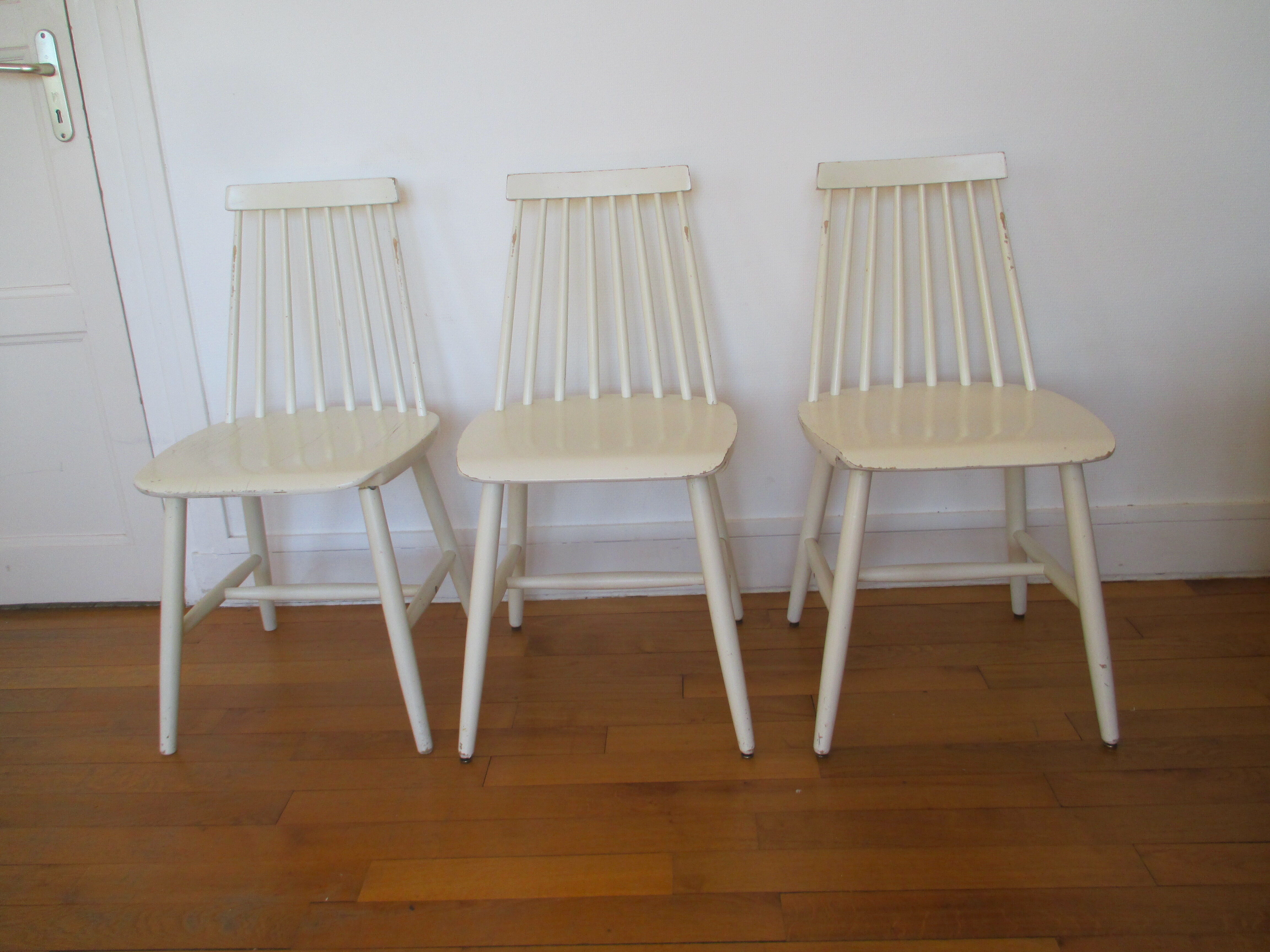 3 chaises Ikéa Tellus