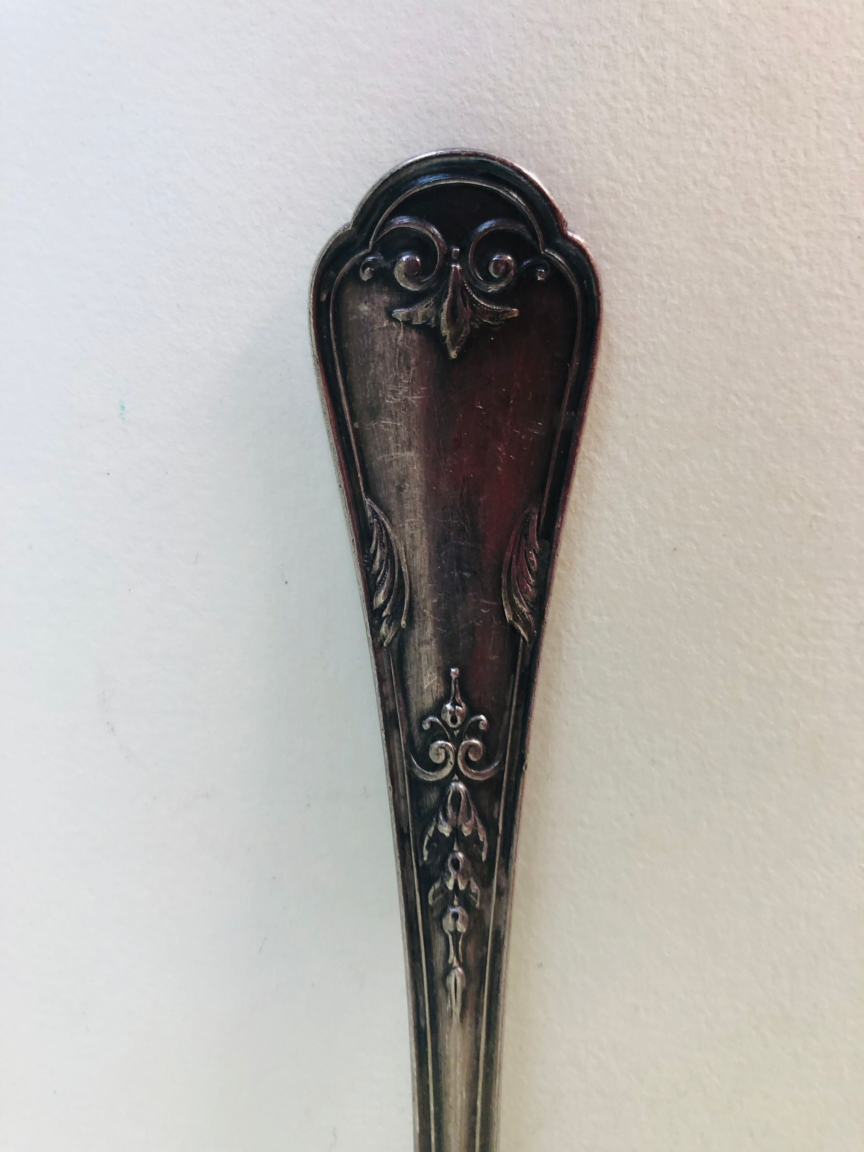 Strawberry shovel made of silver metal