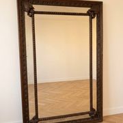 Grand miroir ancien en bois sculpté