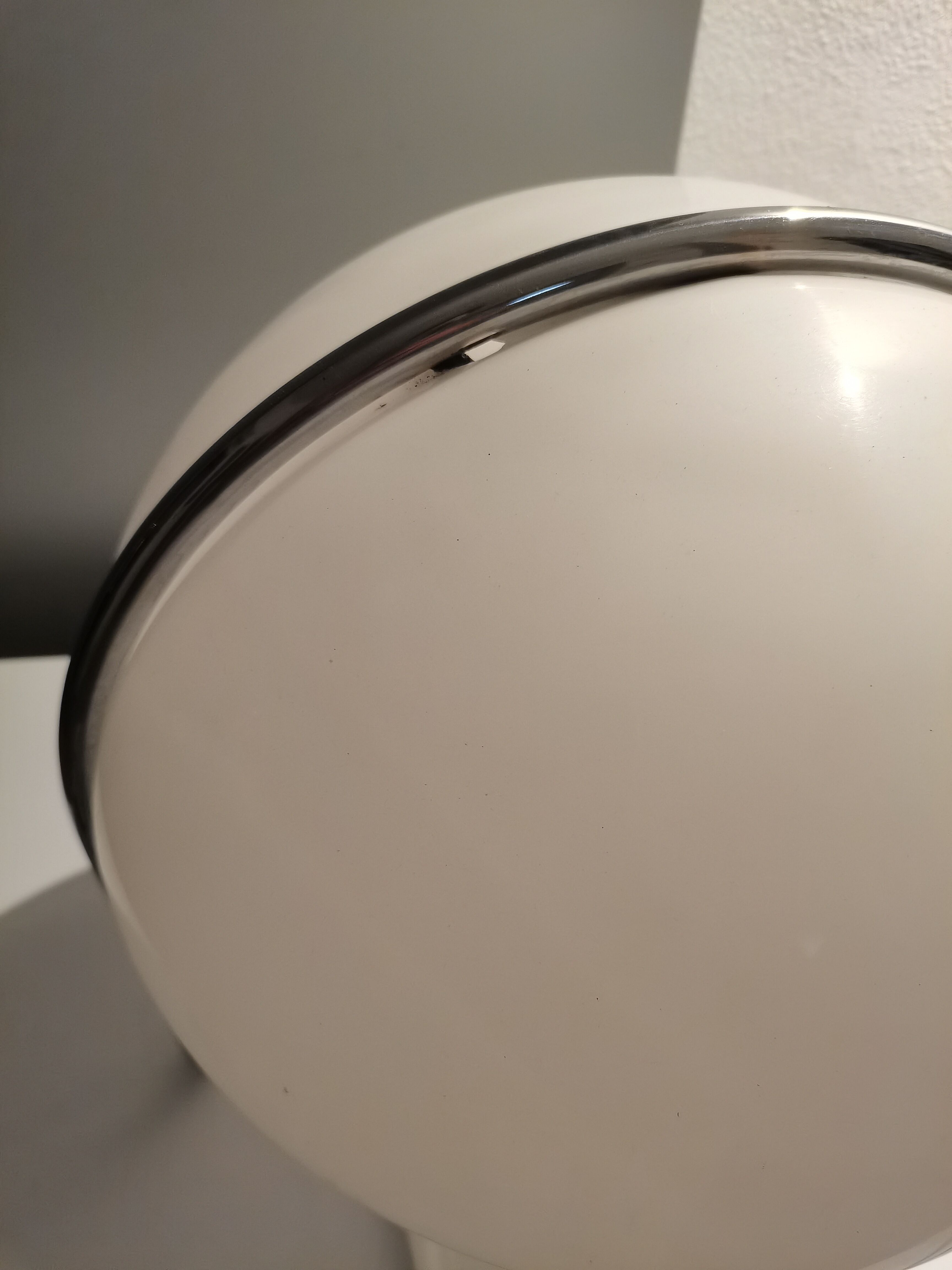 Conchiglia table lamp by L. Massono e l Buttura for iGuzzini