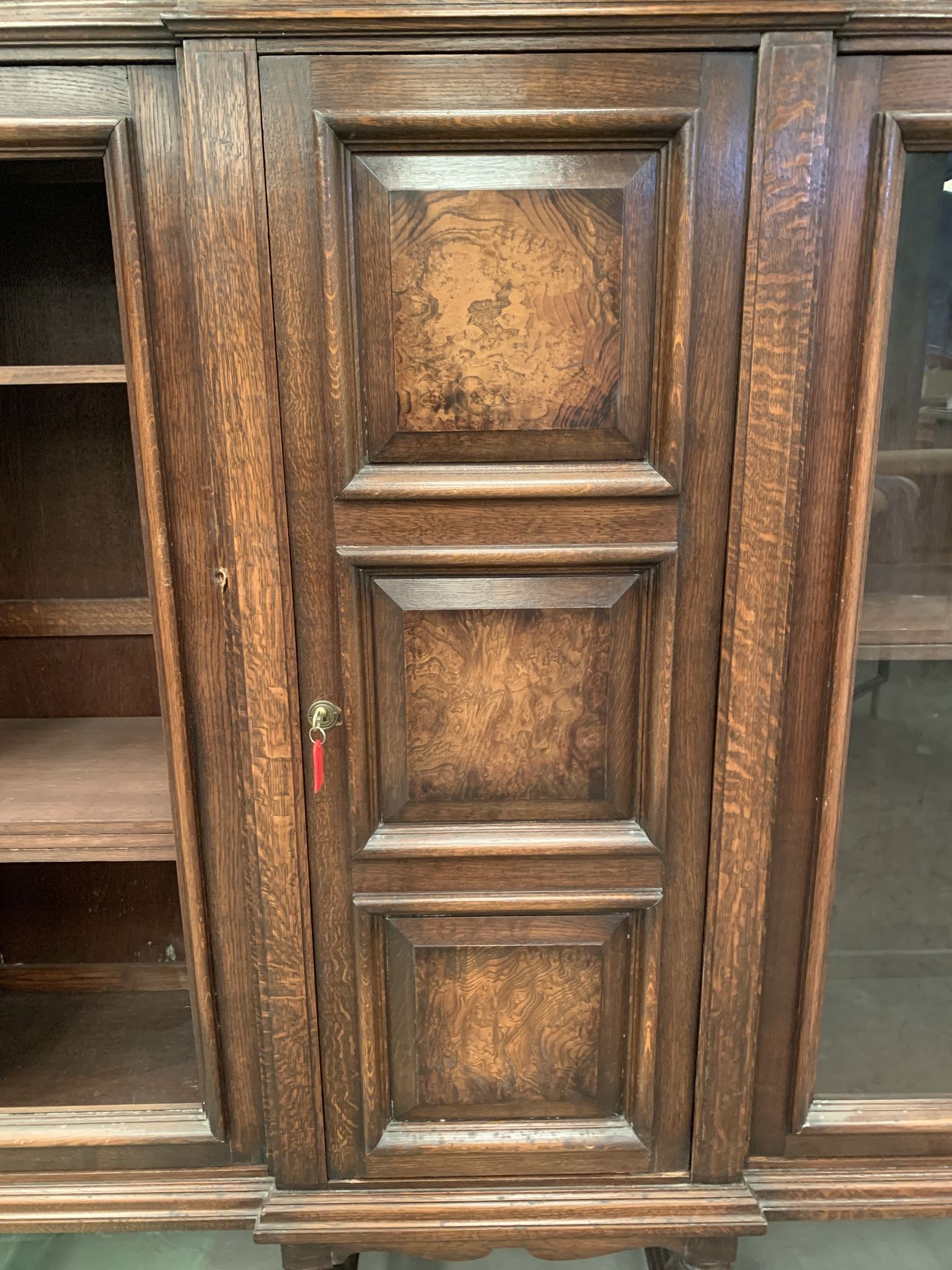Renaissance style library in solid oak XX century