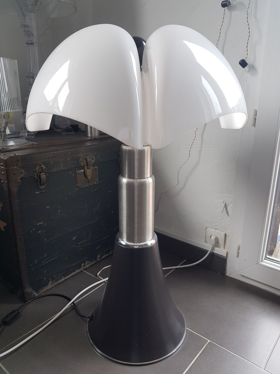 Lampe Pipistrello de Gae Aulenti pour la maison martinelli luce